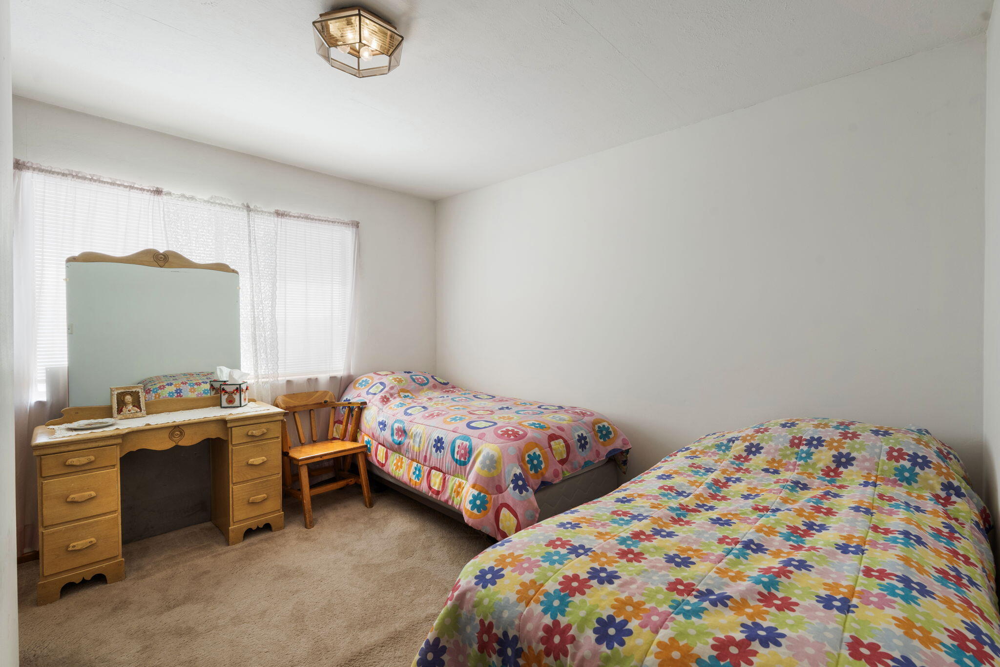 Photo 4 — 2410 Sunshine Road SW