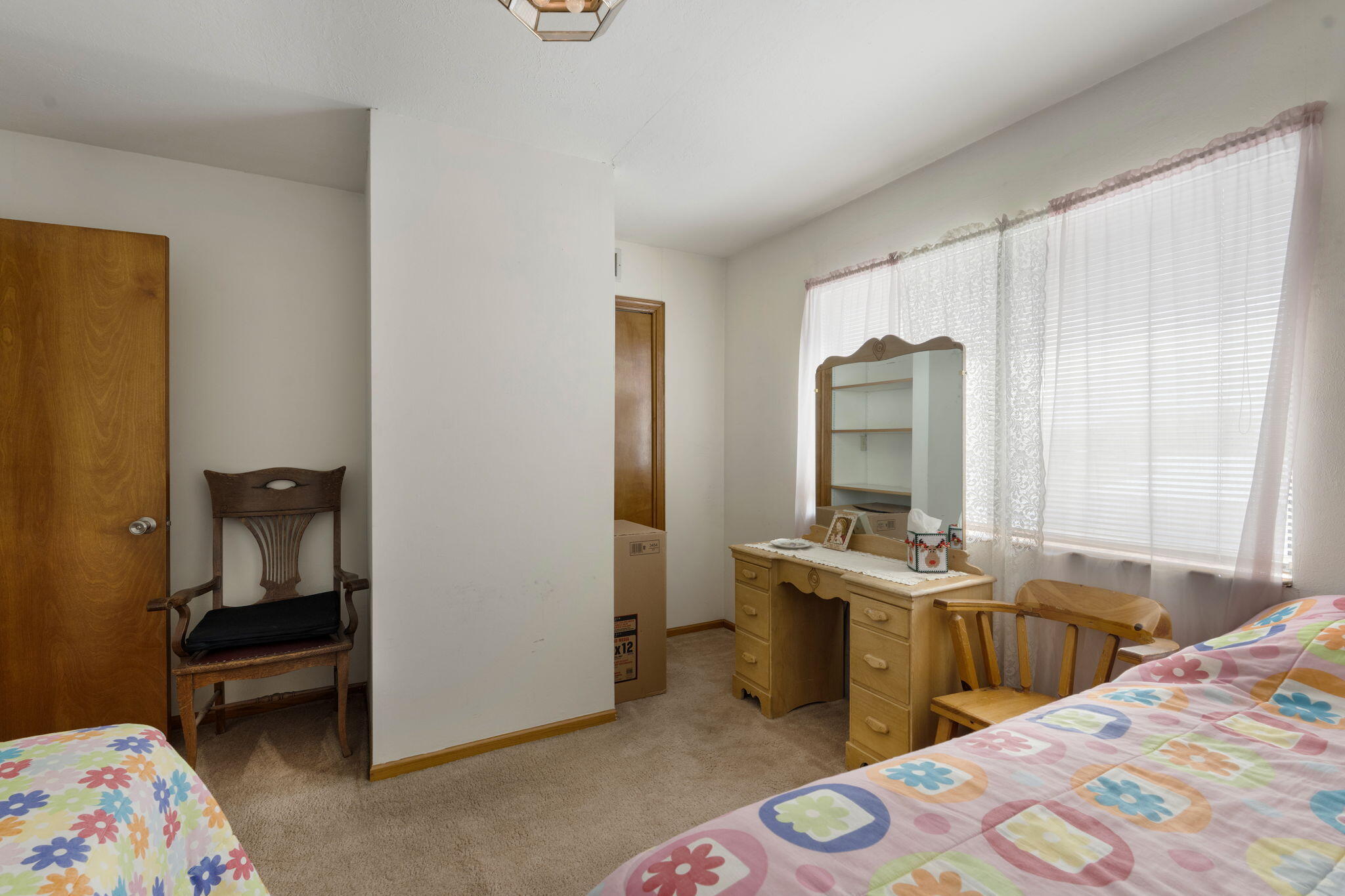 Photo 5 — 2410 Sunshine Road SW