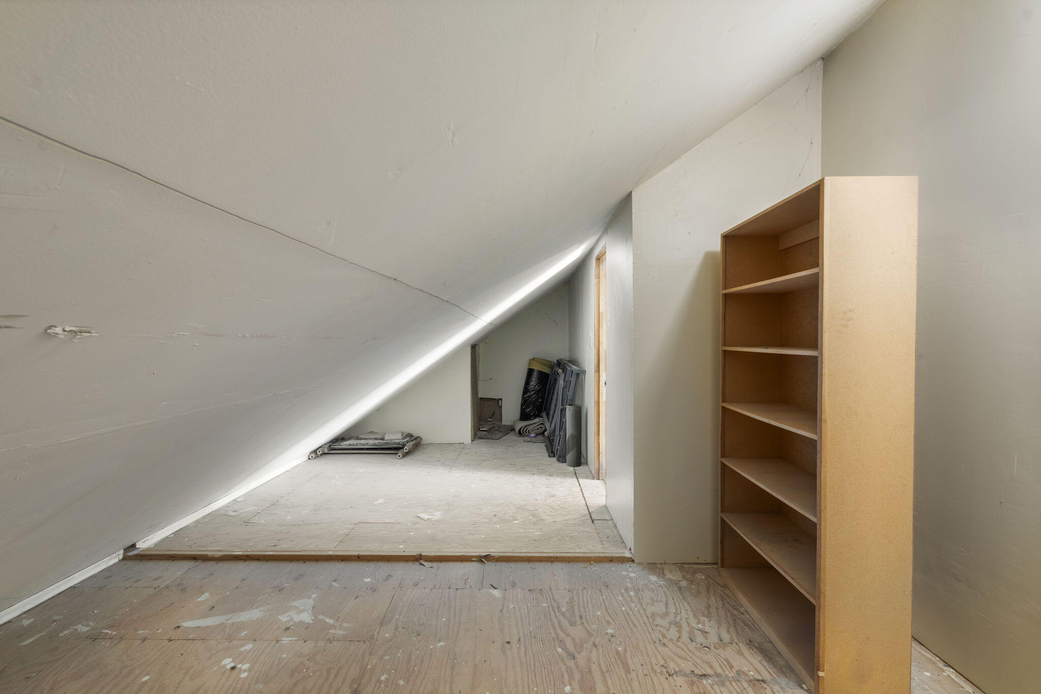 Photo 8 — 2410 Sunshine Road SW