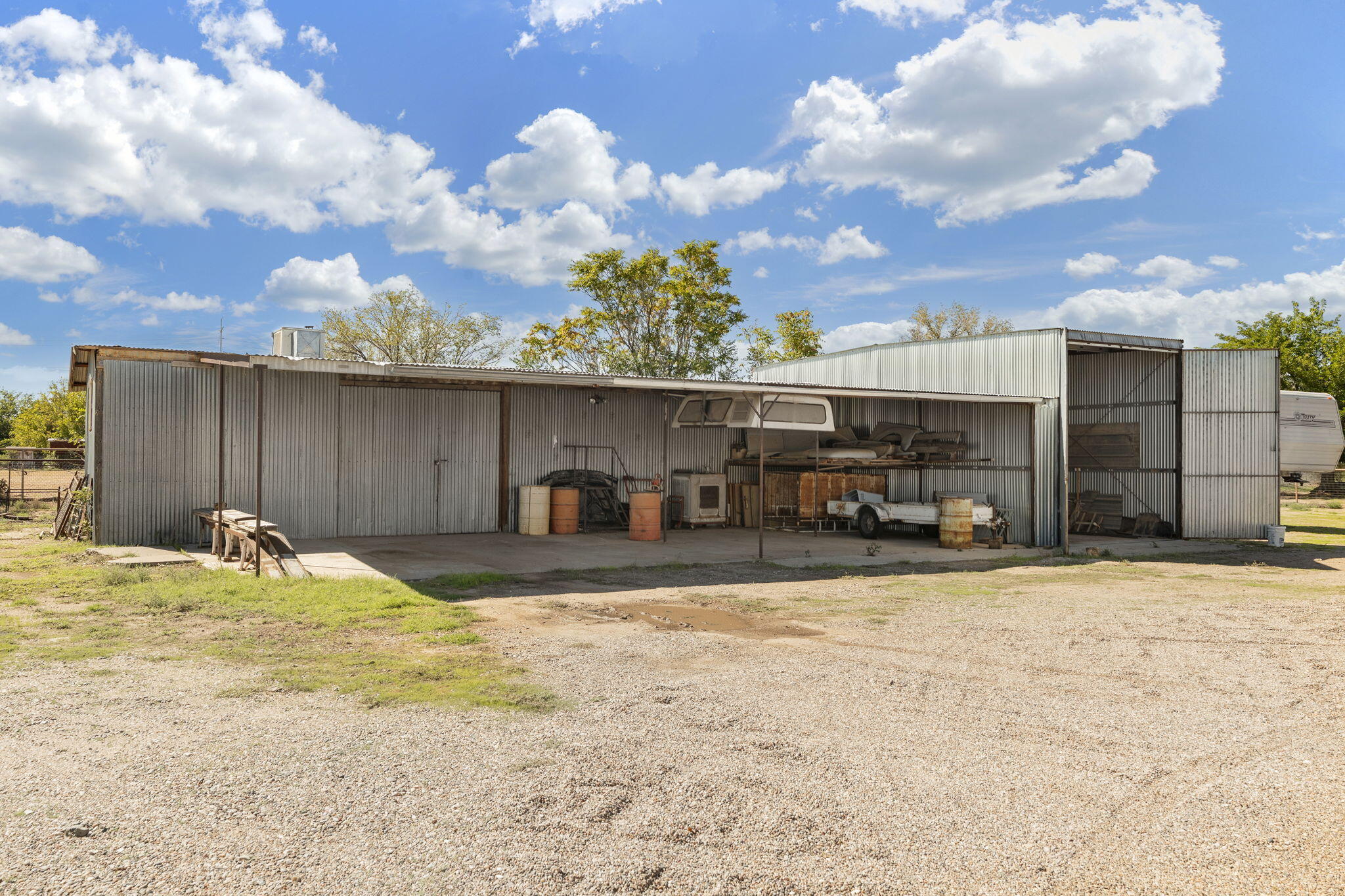 Photo 9 — 2410 Sunshine Road SW