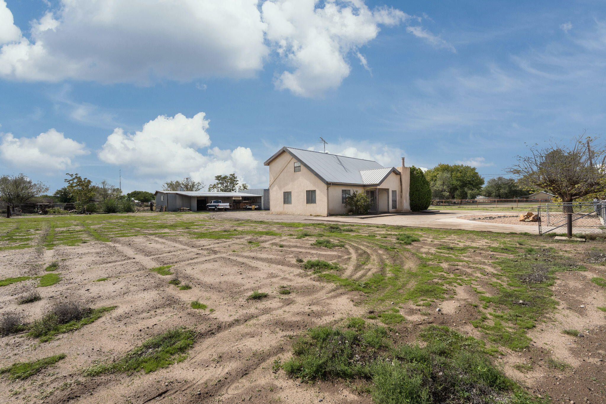 Photo 19 — 2410 Sunshine Road SW