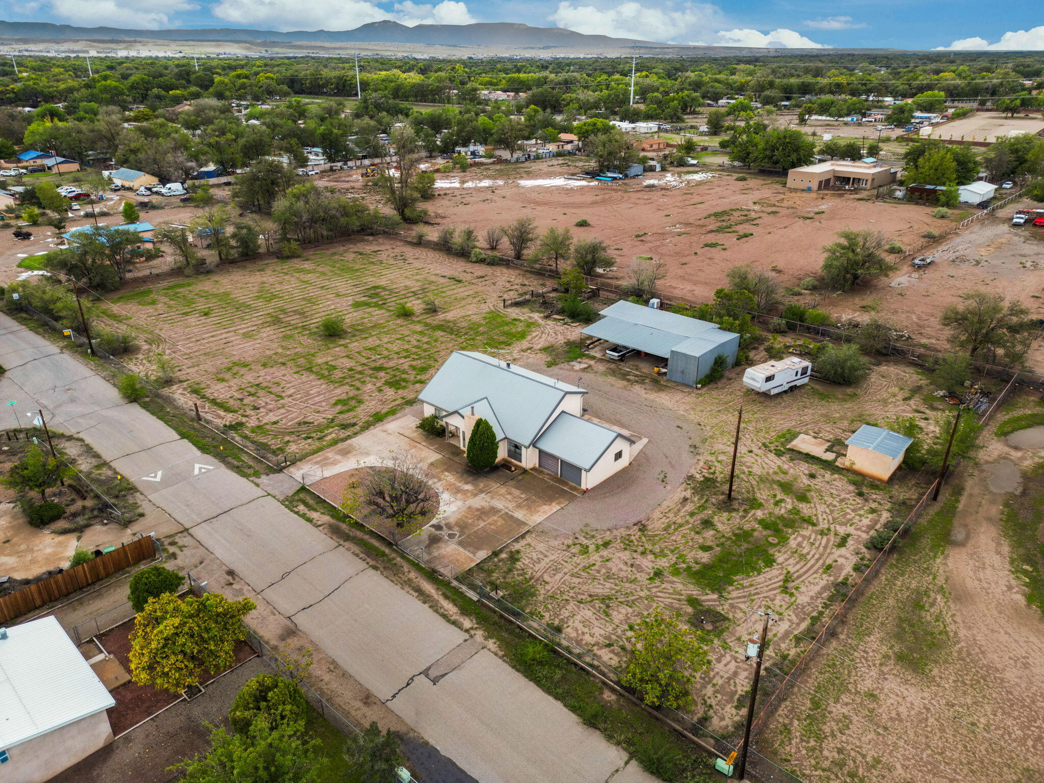Photo 20 — 2410 Sunshine Road SW