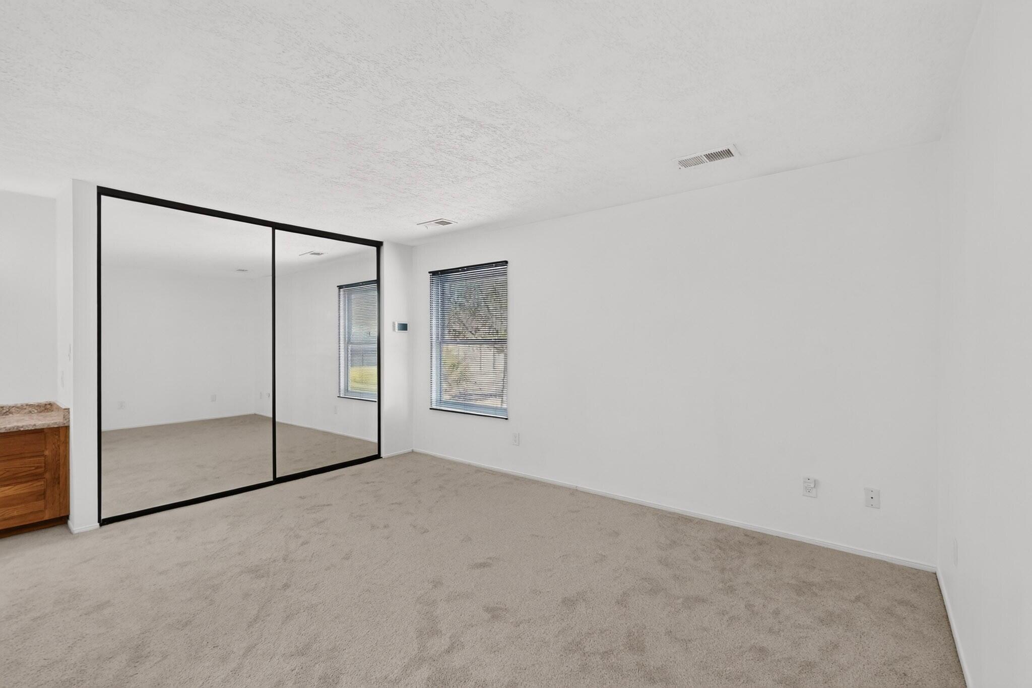 Photo 3 — 4635 Gypsum Drive NE