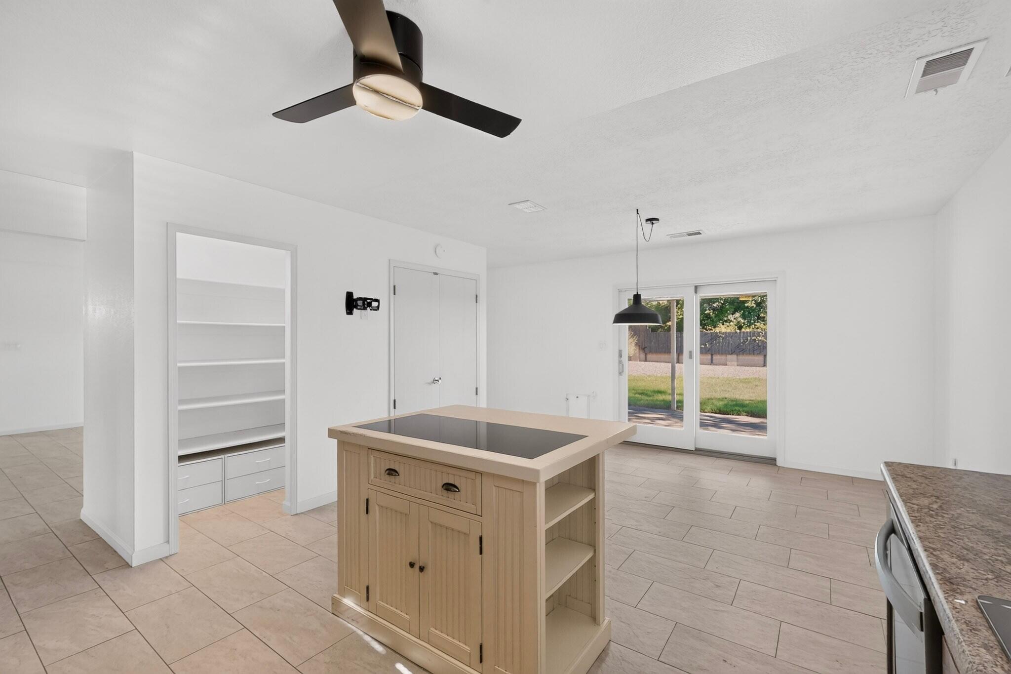 Photo 4 — 4635 Gypsum Drive NE