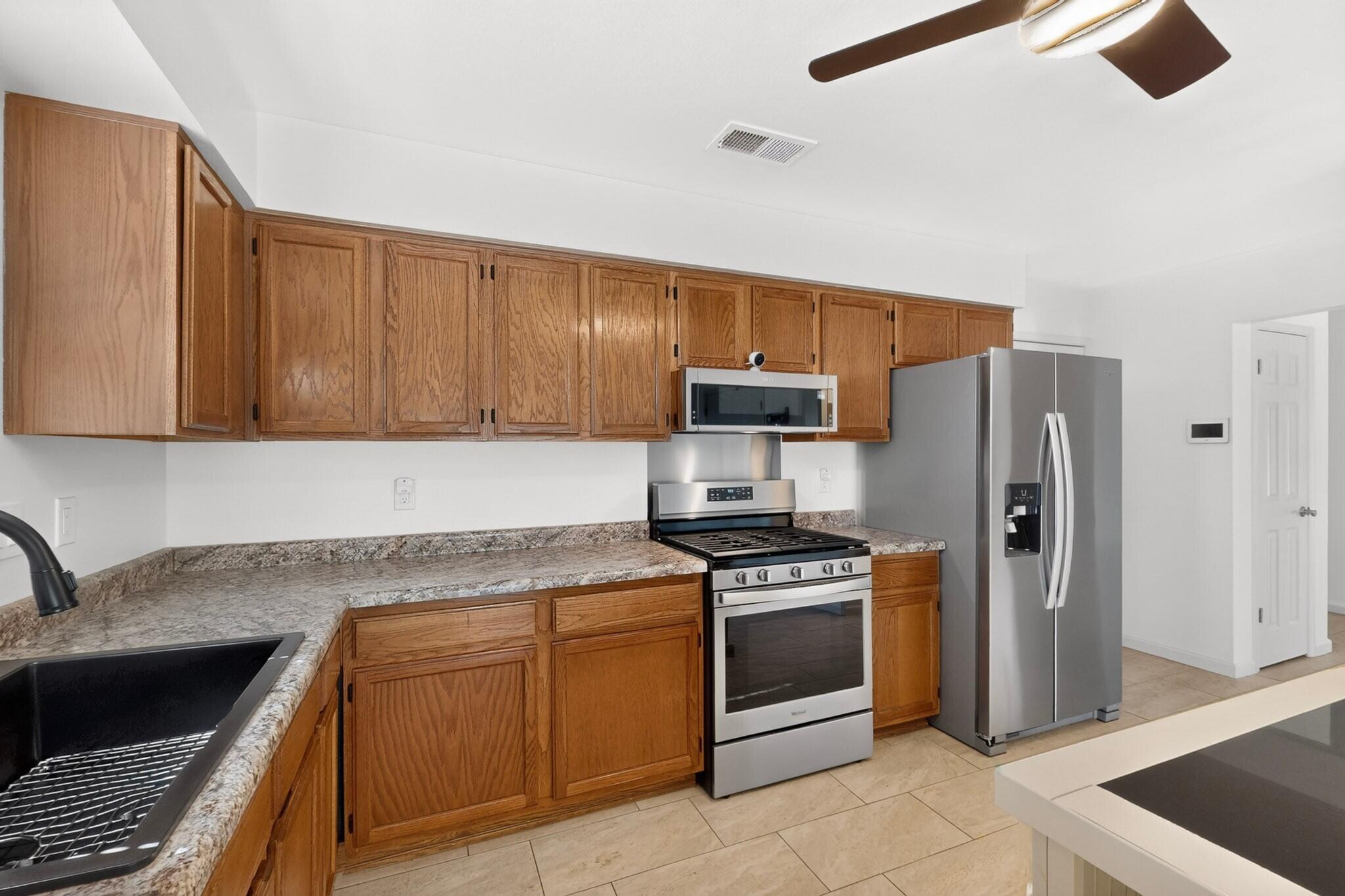 Photo 5 — 4635 Gypsum Drive NE