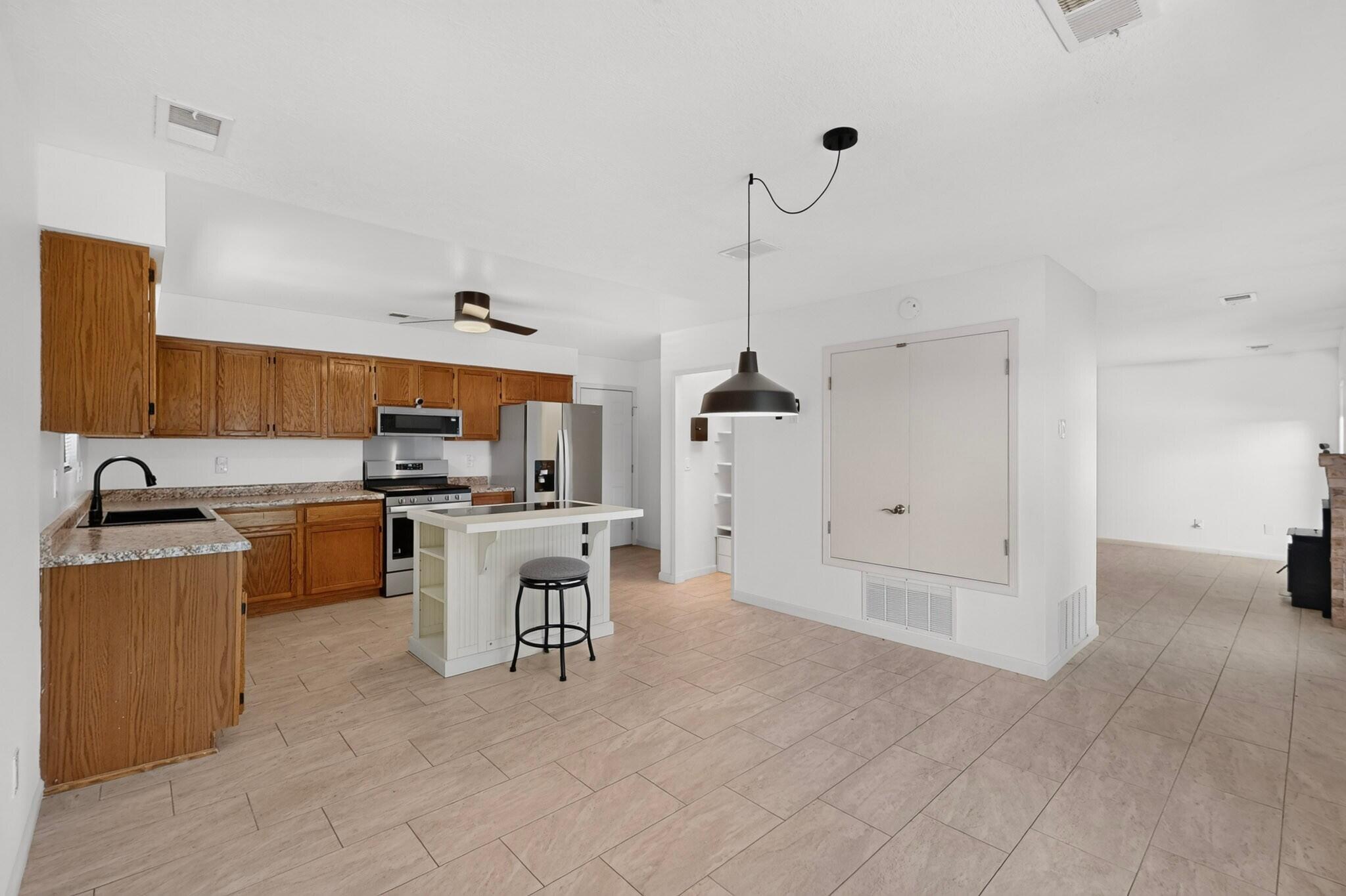 Photo 8 — 4635 Gypsum Drive NE