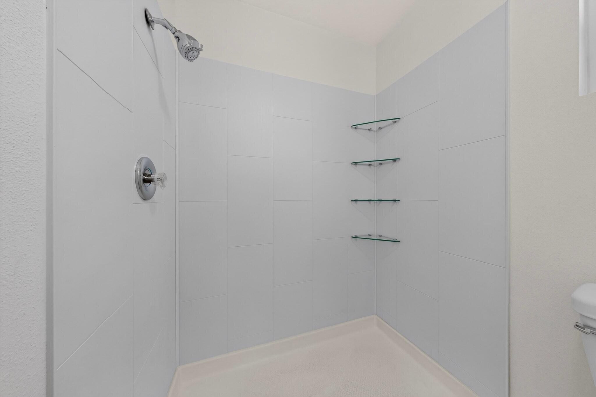 Photo 13 — 4635 Gypsum Drive NE