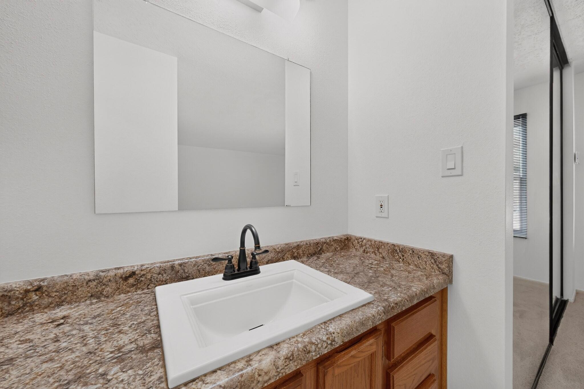 Photo 14 — 4635 Gypsum Drive NE