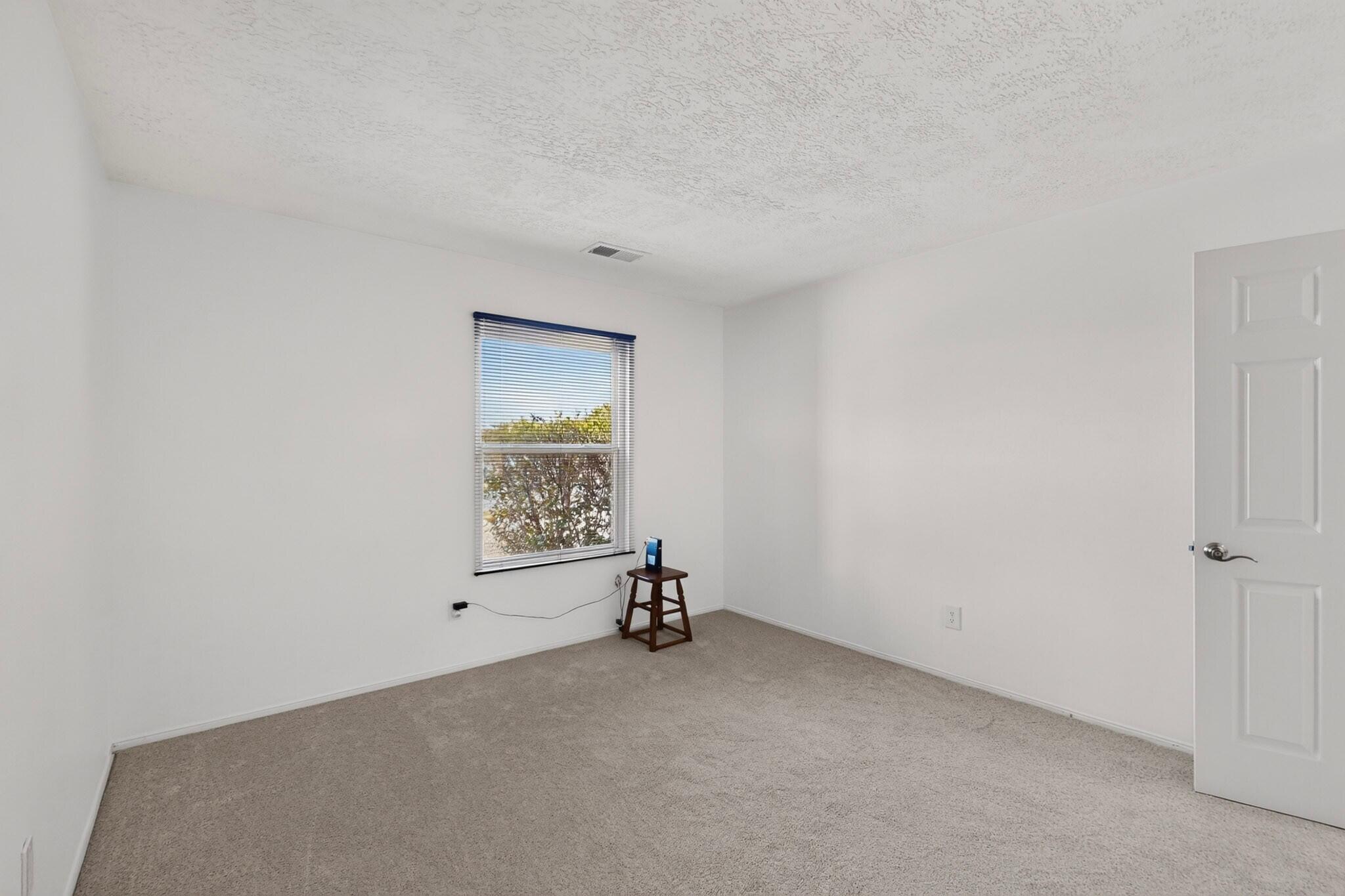 Photo 17 — 4635 Gypsum Drive NE
