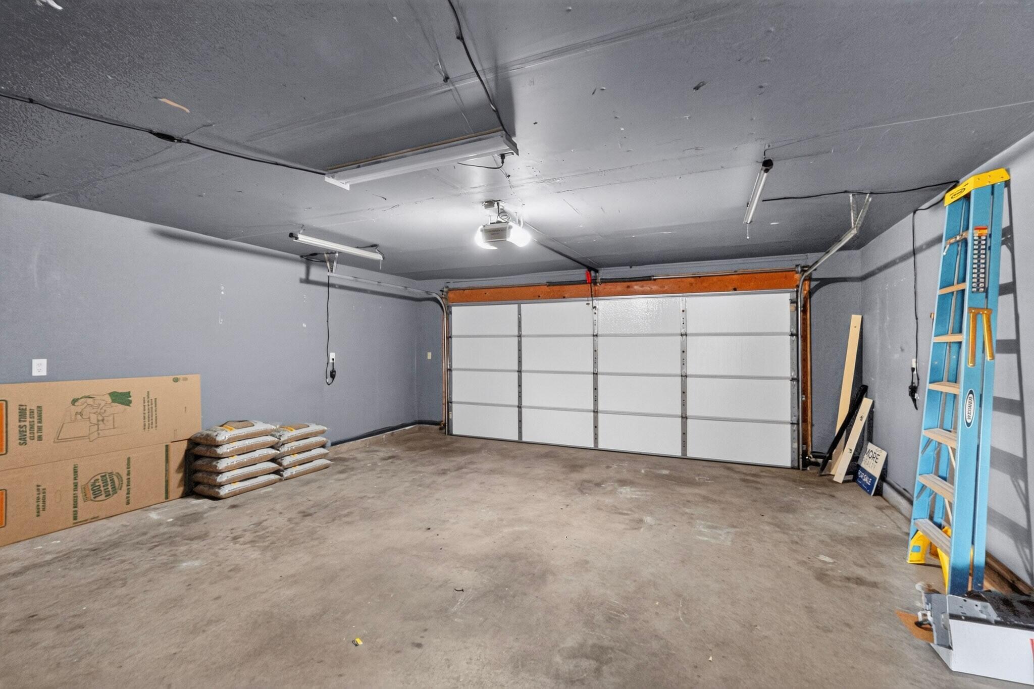 Photo 20 — 4635 Gypsum Drive NE