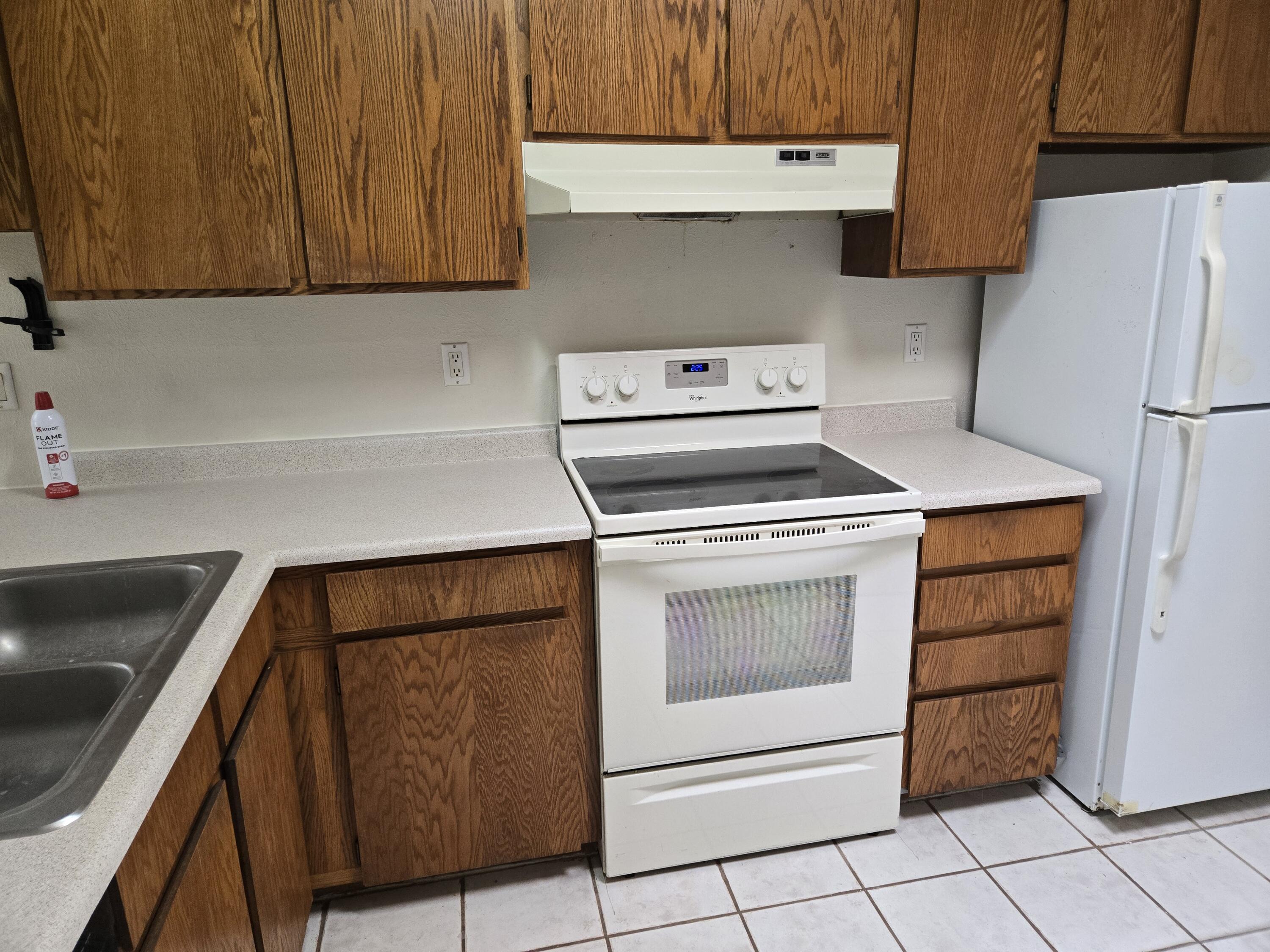 Photo 9 — 2820 Palo Verde Drive NE C