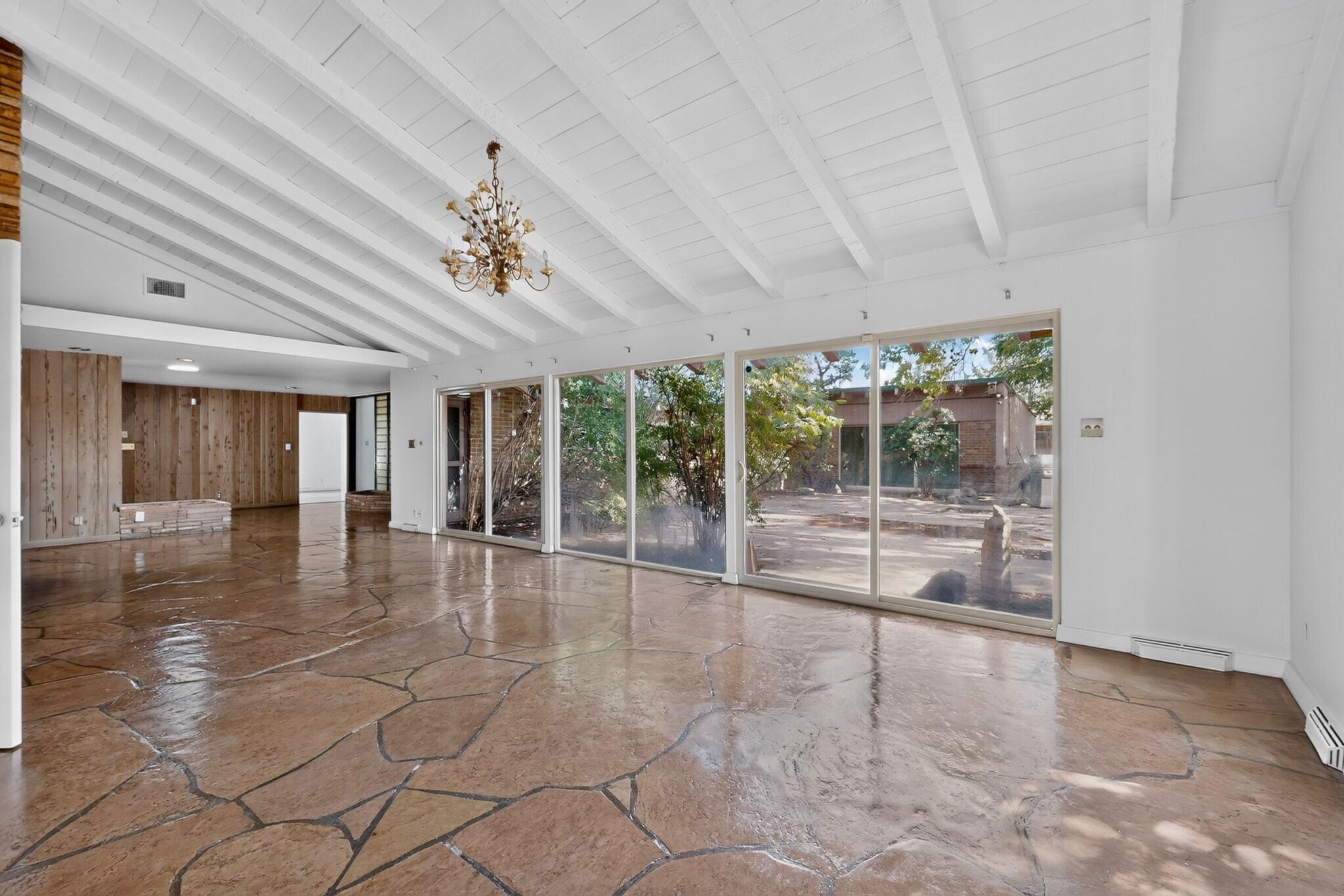 1001 Ridgecrest Drive SE, Albuquerque, NM 87108