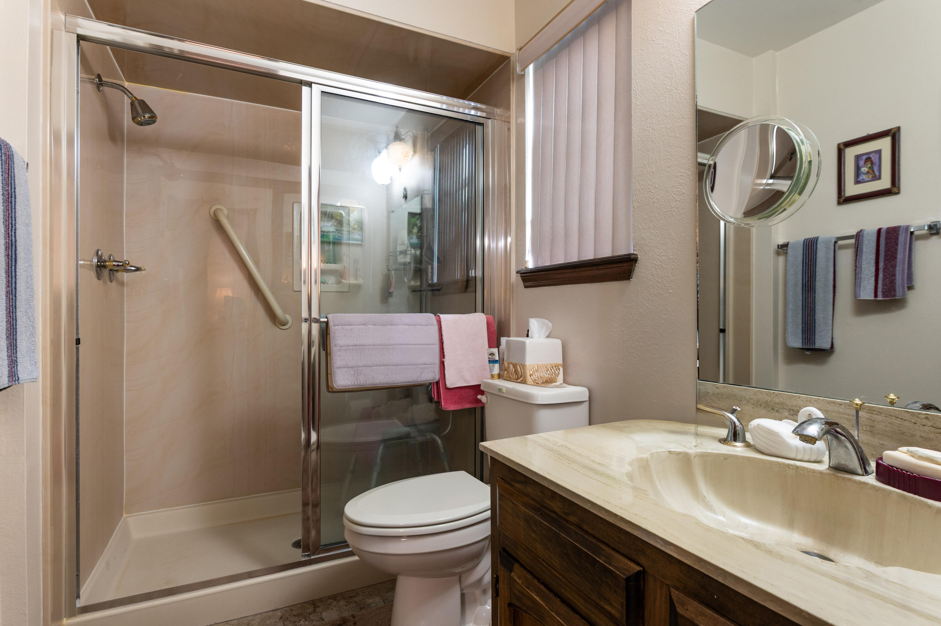 Photo 14 — 4121 Glen Canyon Road NE