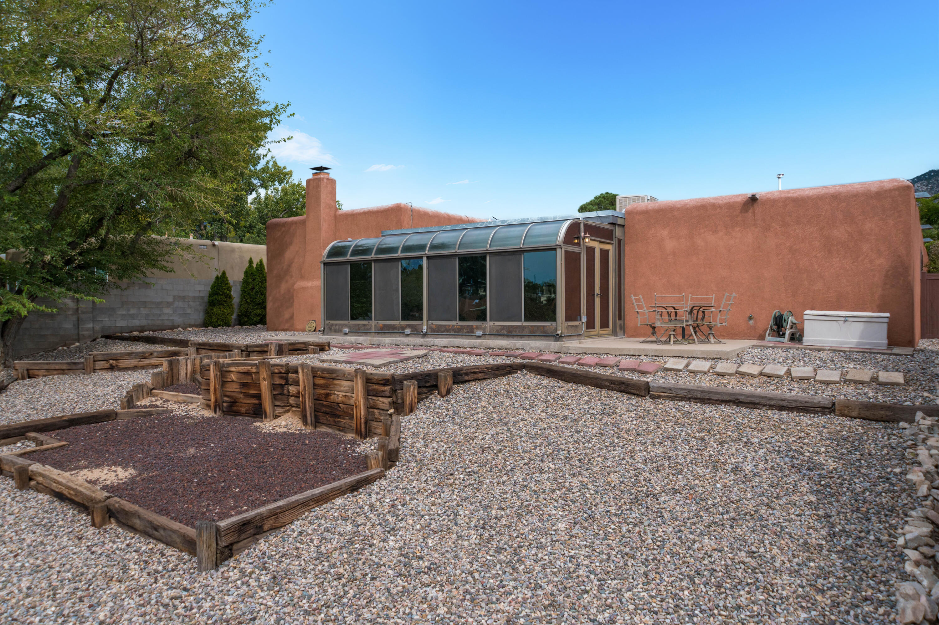 Photo 12 — 4121 Glen Canyon Road NE