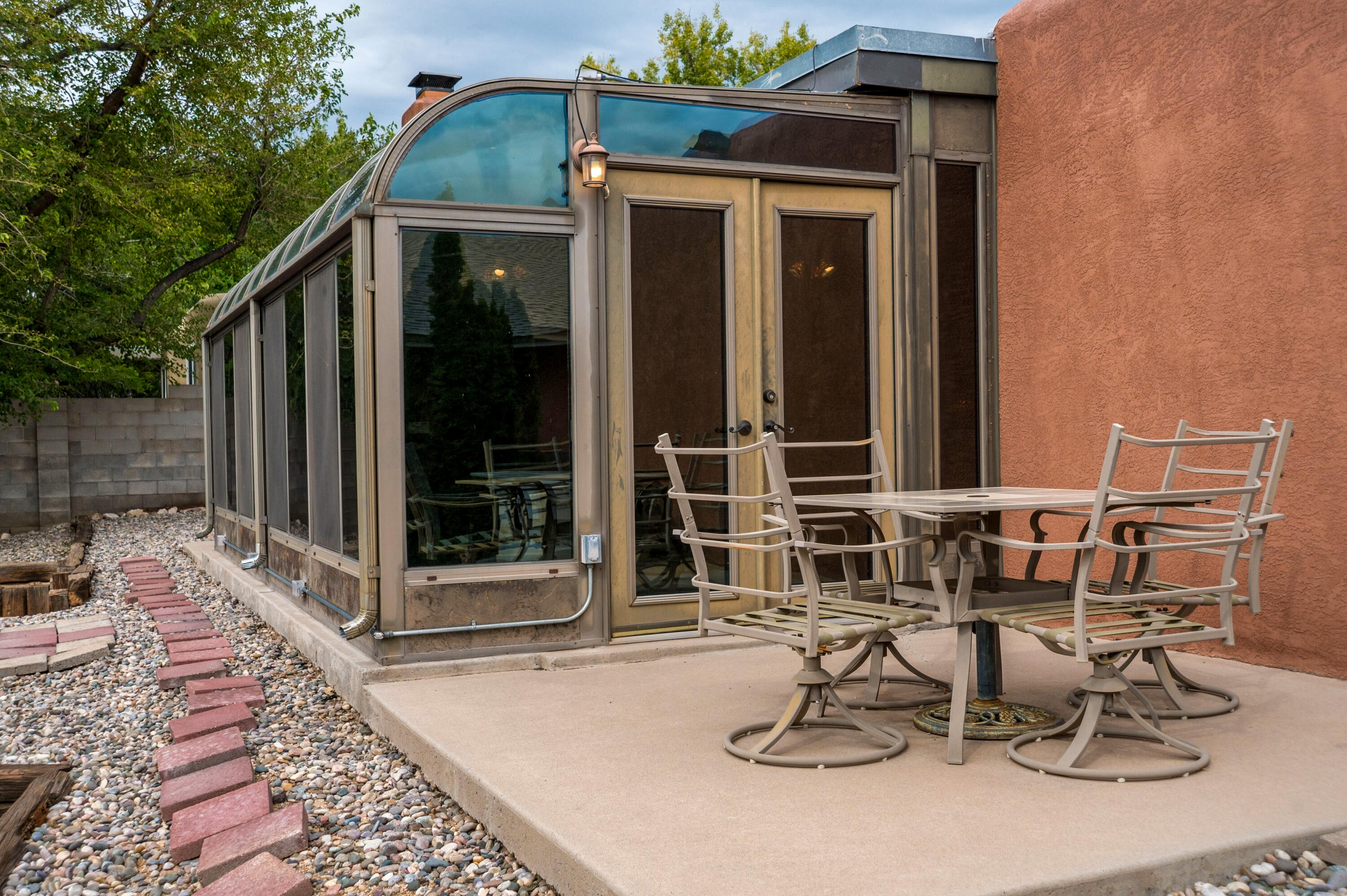 Photo 9 — 4121 Glen Canyon Road NE