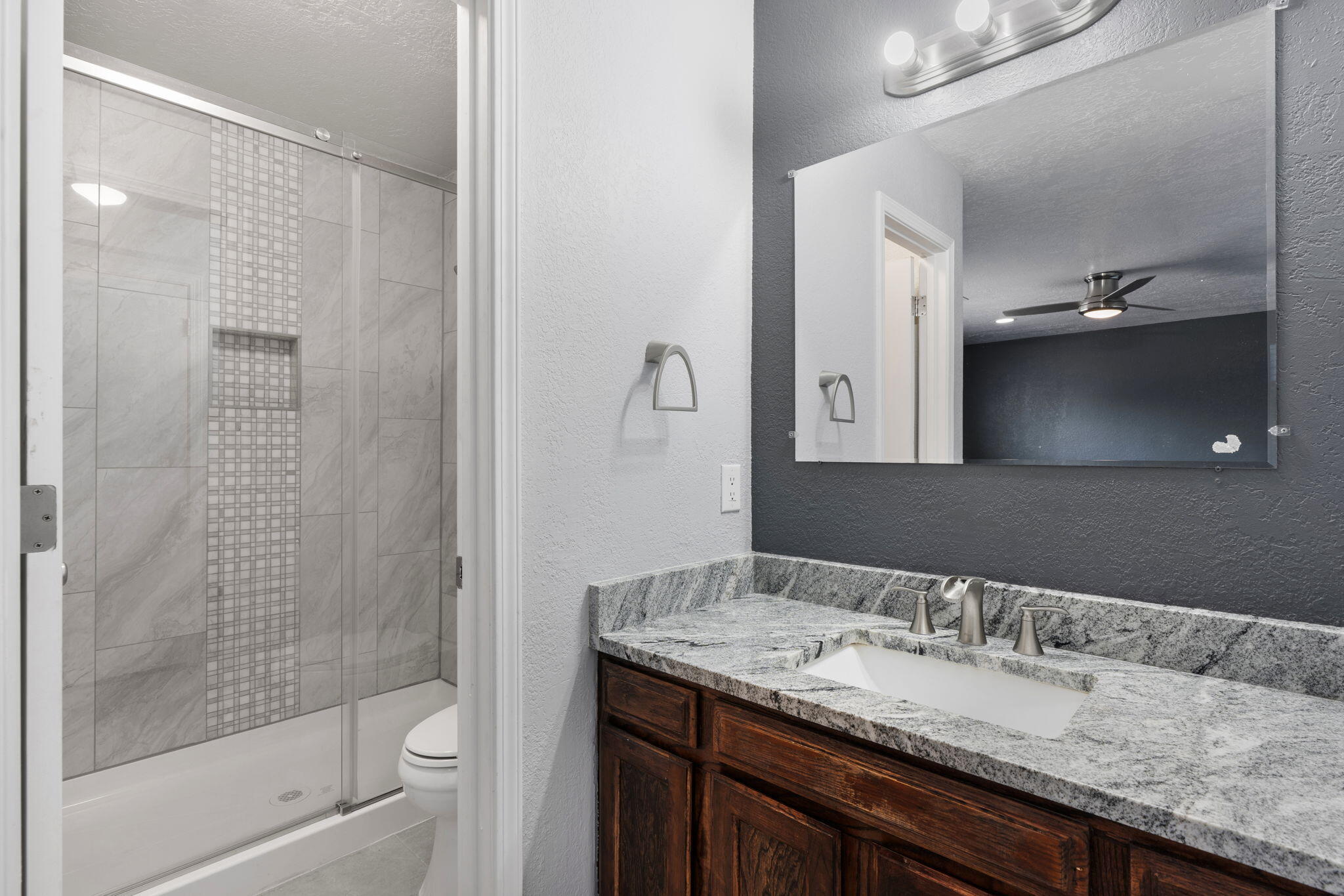 Photo 18 — 6508 Martin Court NE