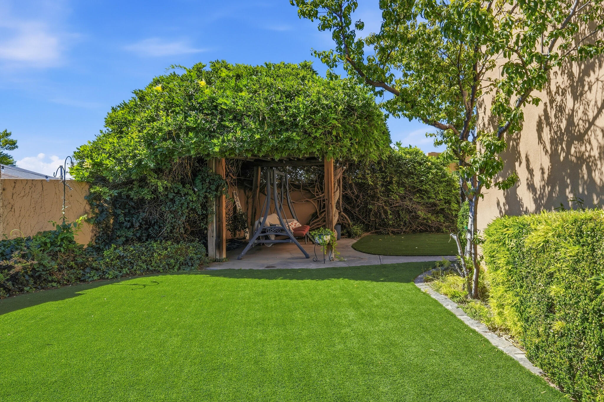 Photo 14 — 10016 Academy Knolls Drive NE