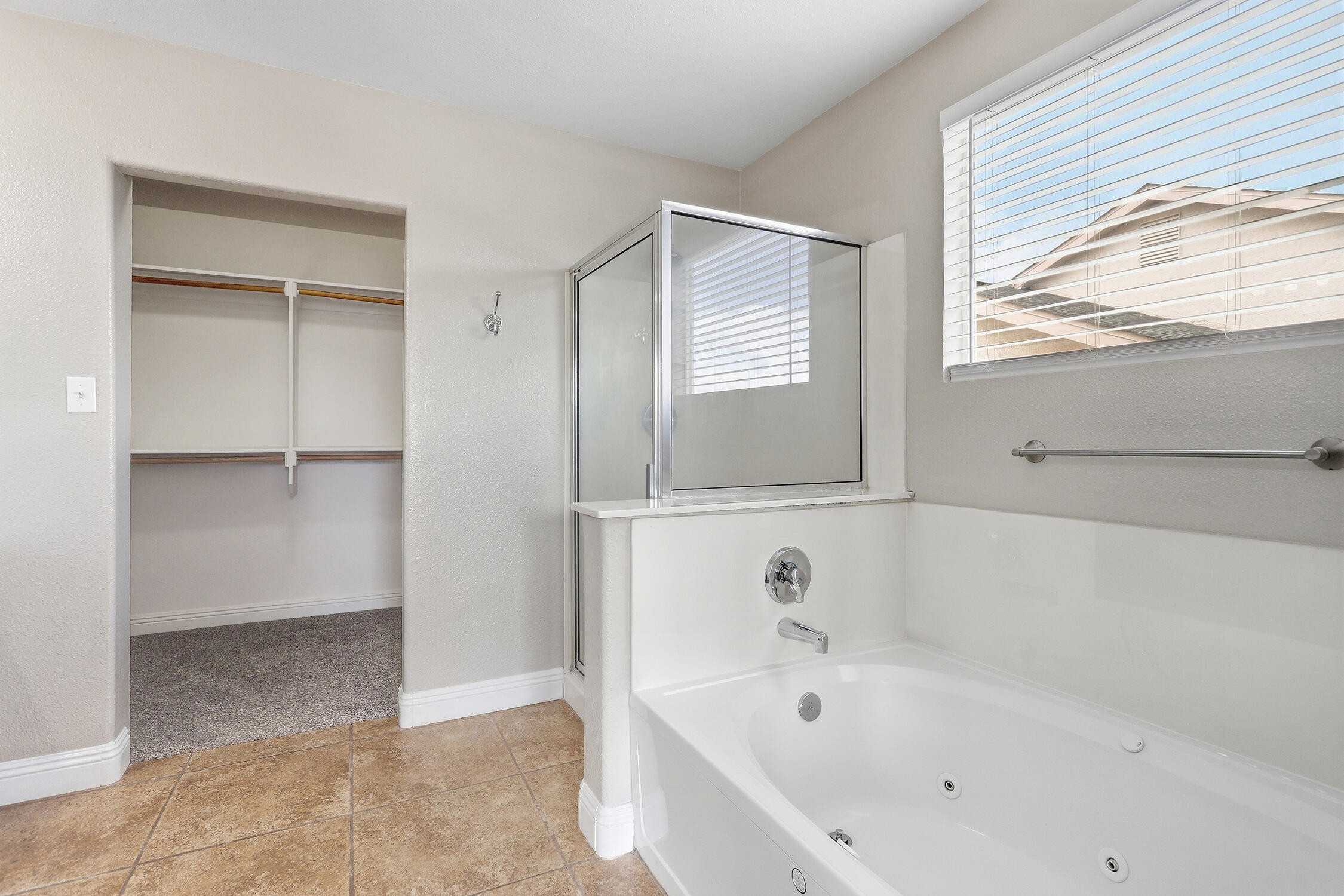 Photo 12 — 721 Valley Meadows Drive NE