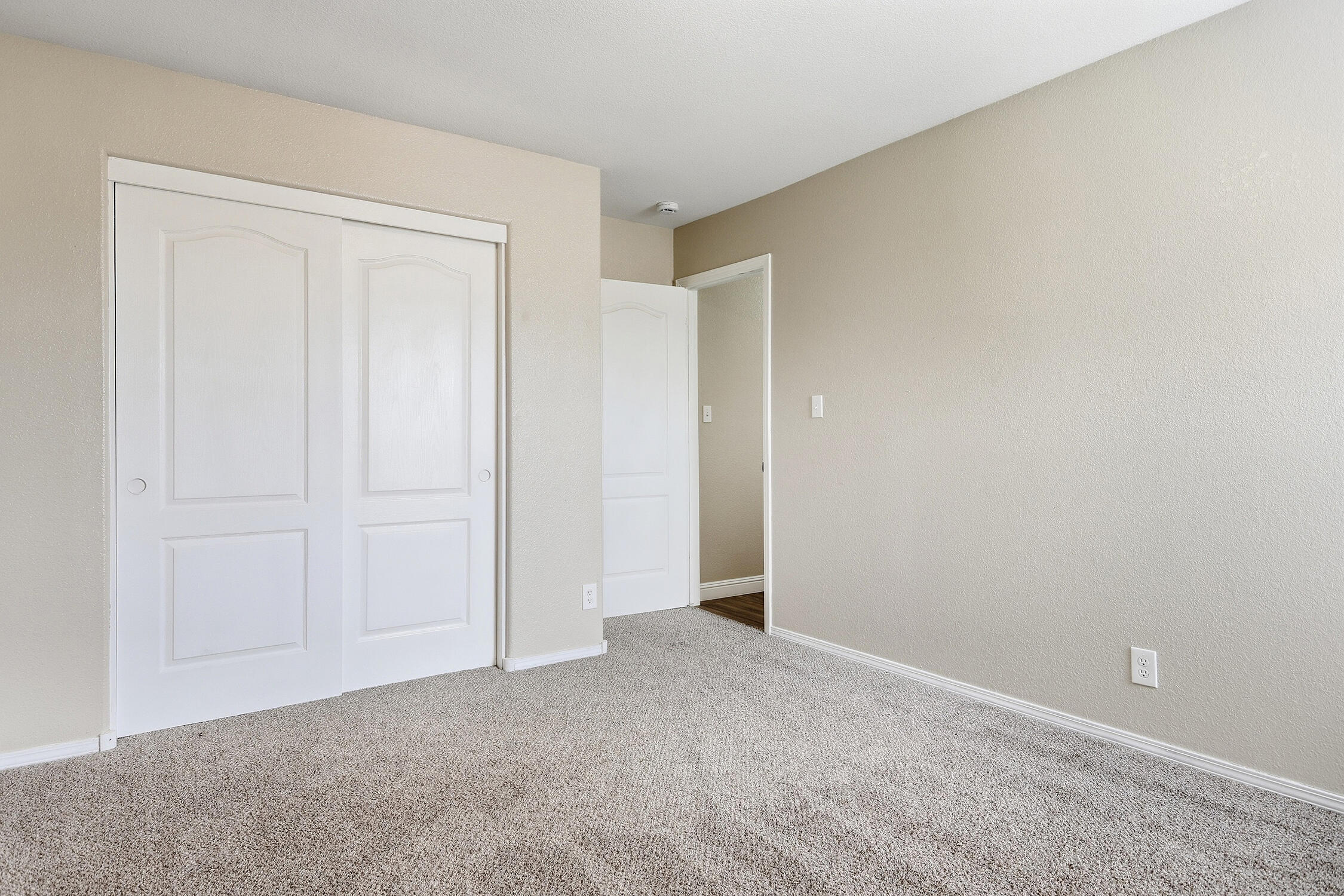 Photo 5 — 721 Valley Meadows Drive NE