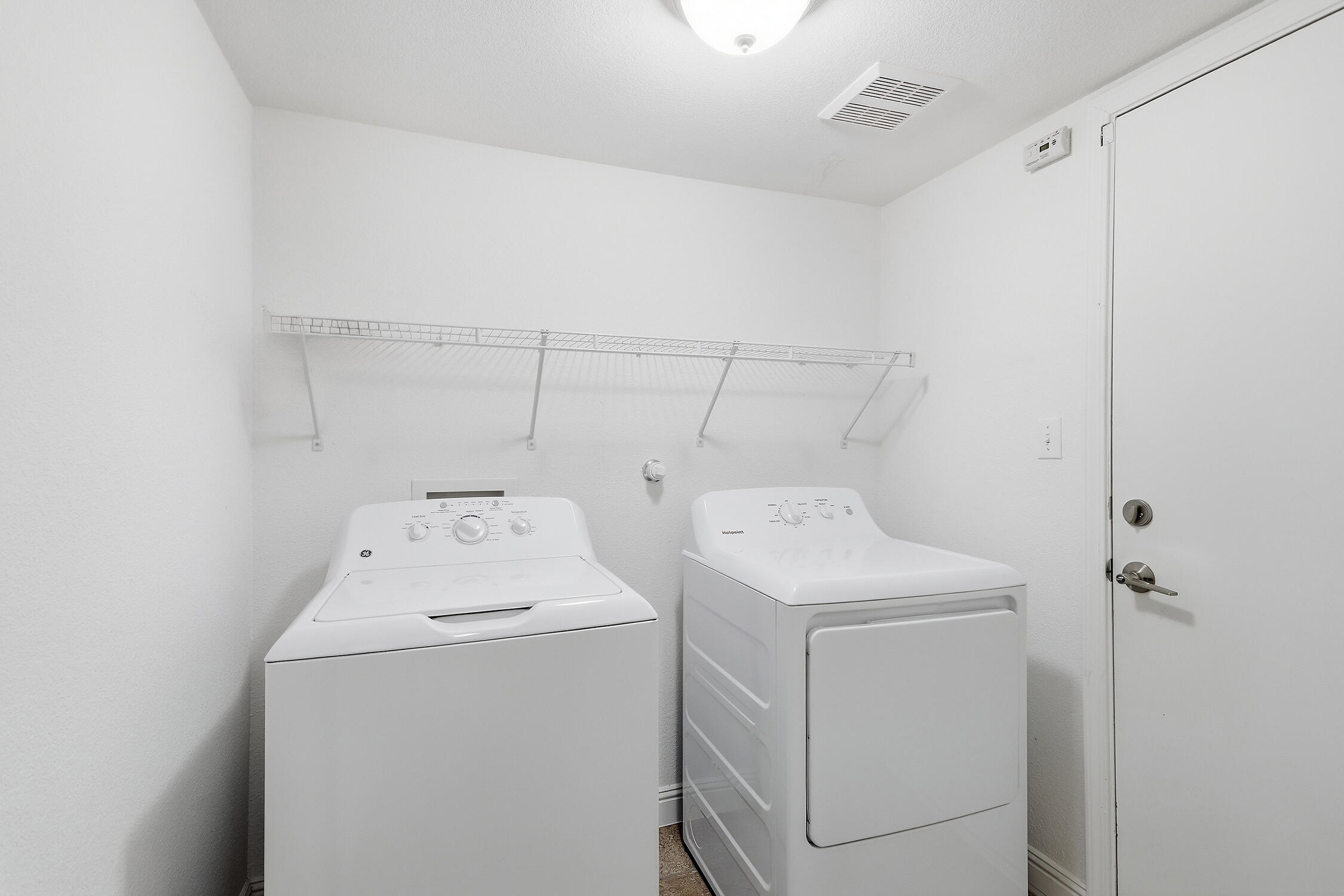 Photo 4 — 721 Valley Meadows Drive NE