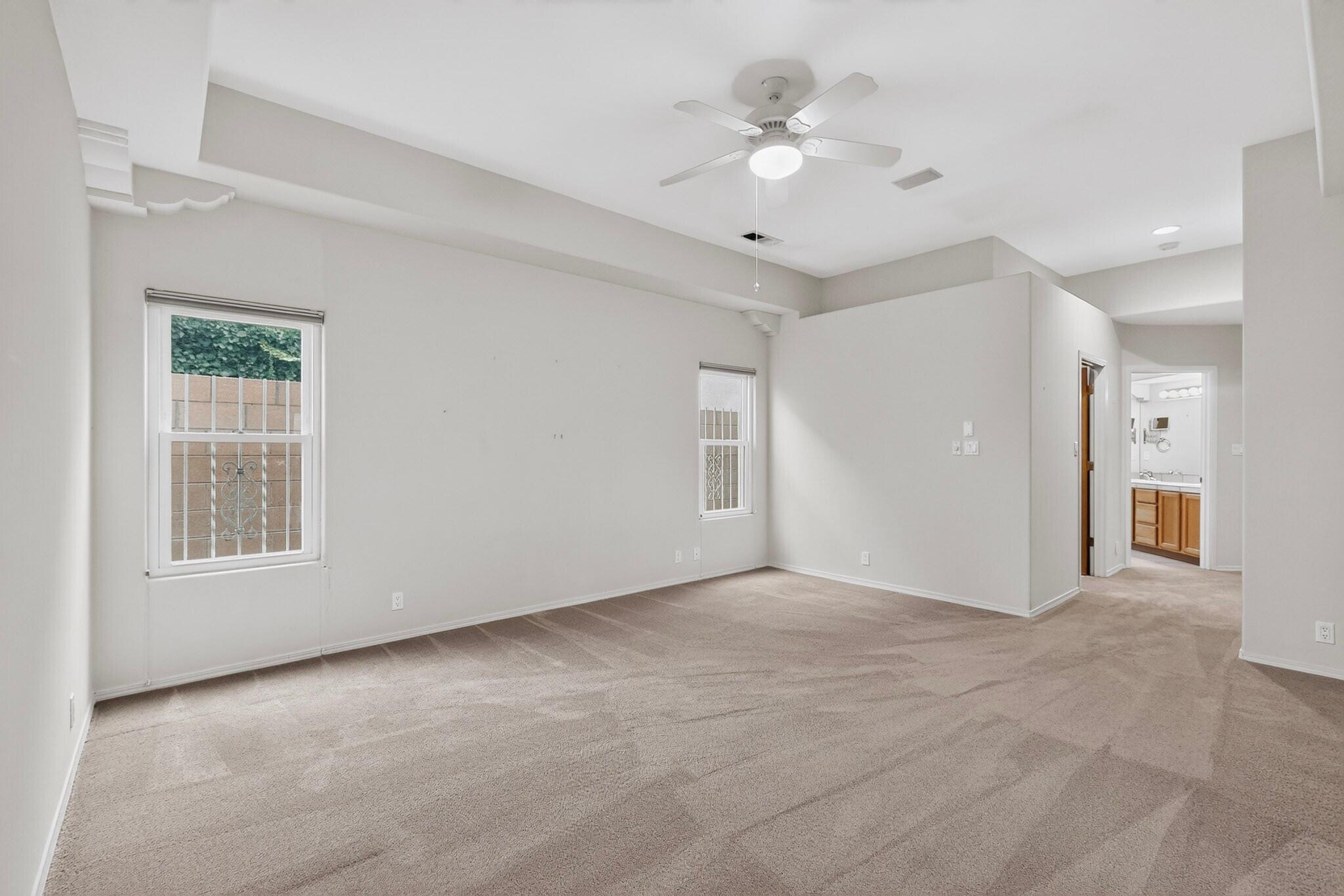 Photo 12 — 9919 Alexandria Road NE