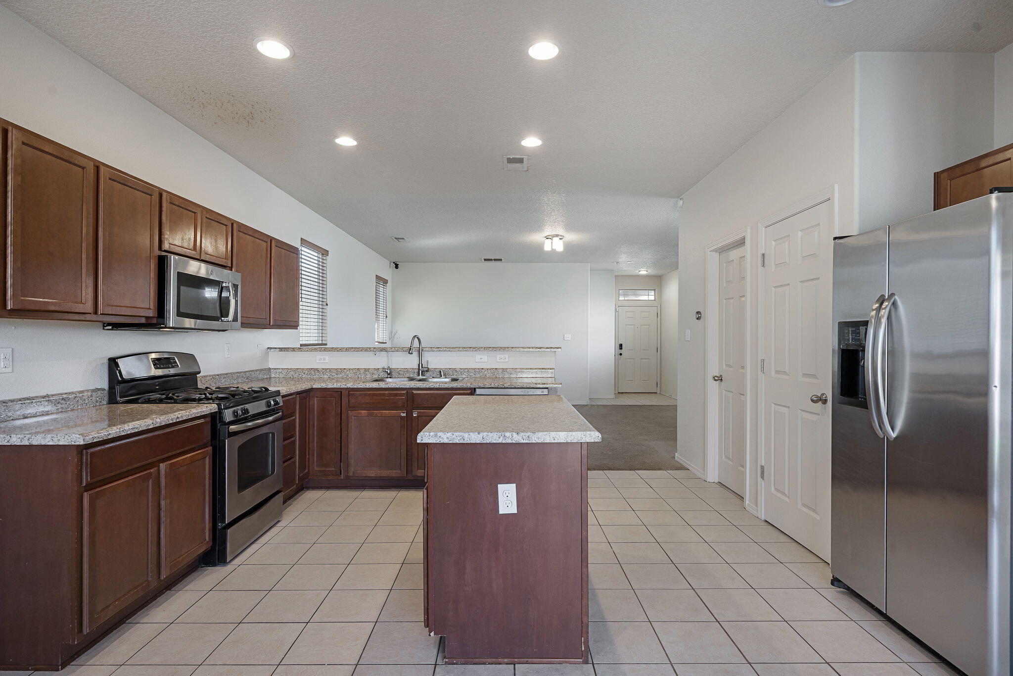 Photo 3 — 3140 Feather Edge Street SW