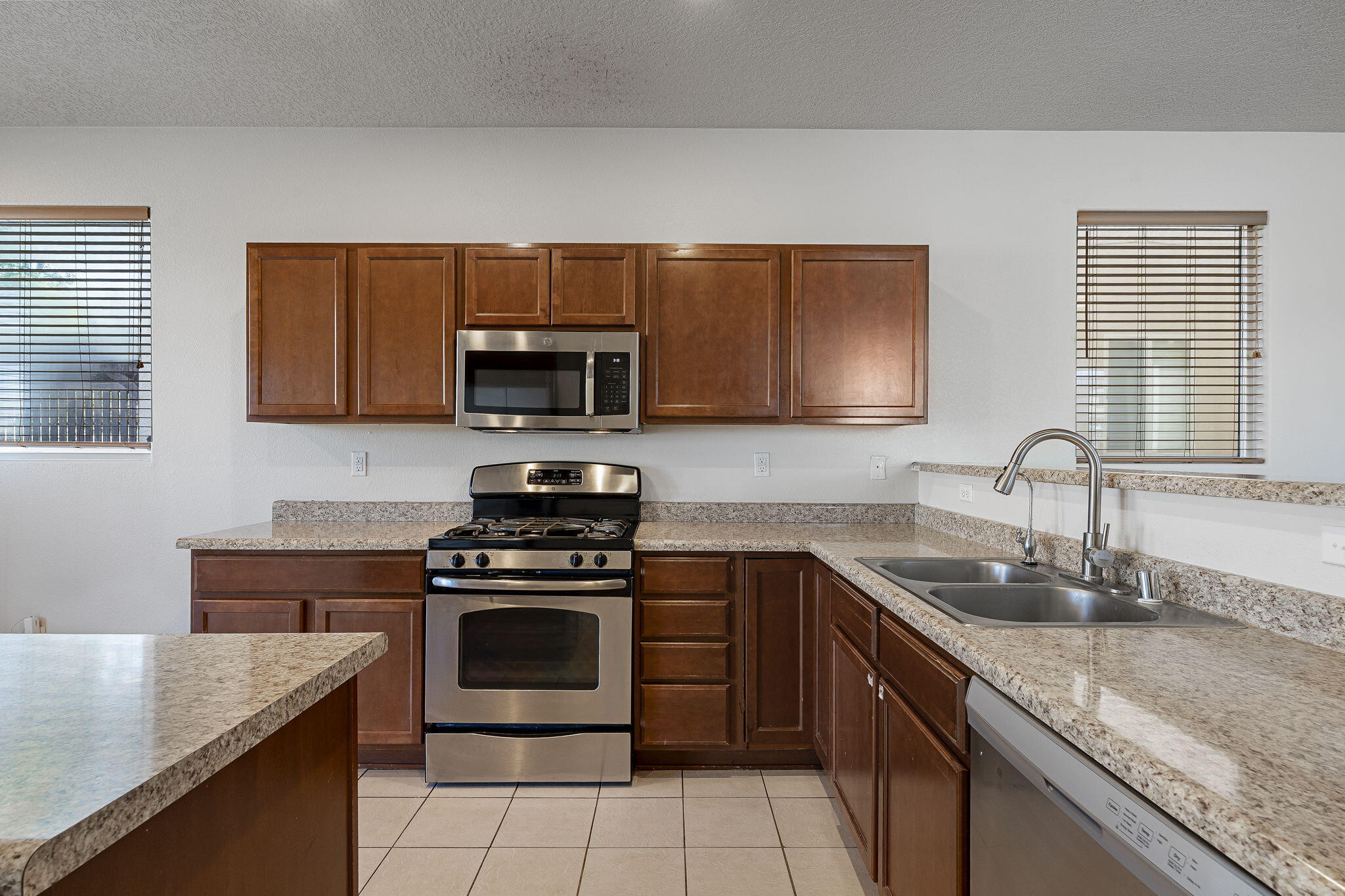 Photo 8 — 3140 Feather Edge Street SW