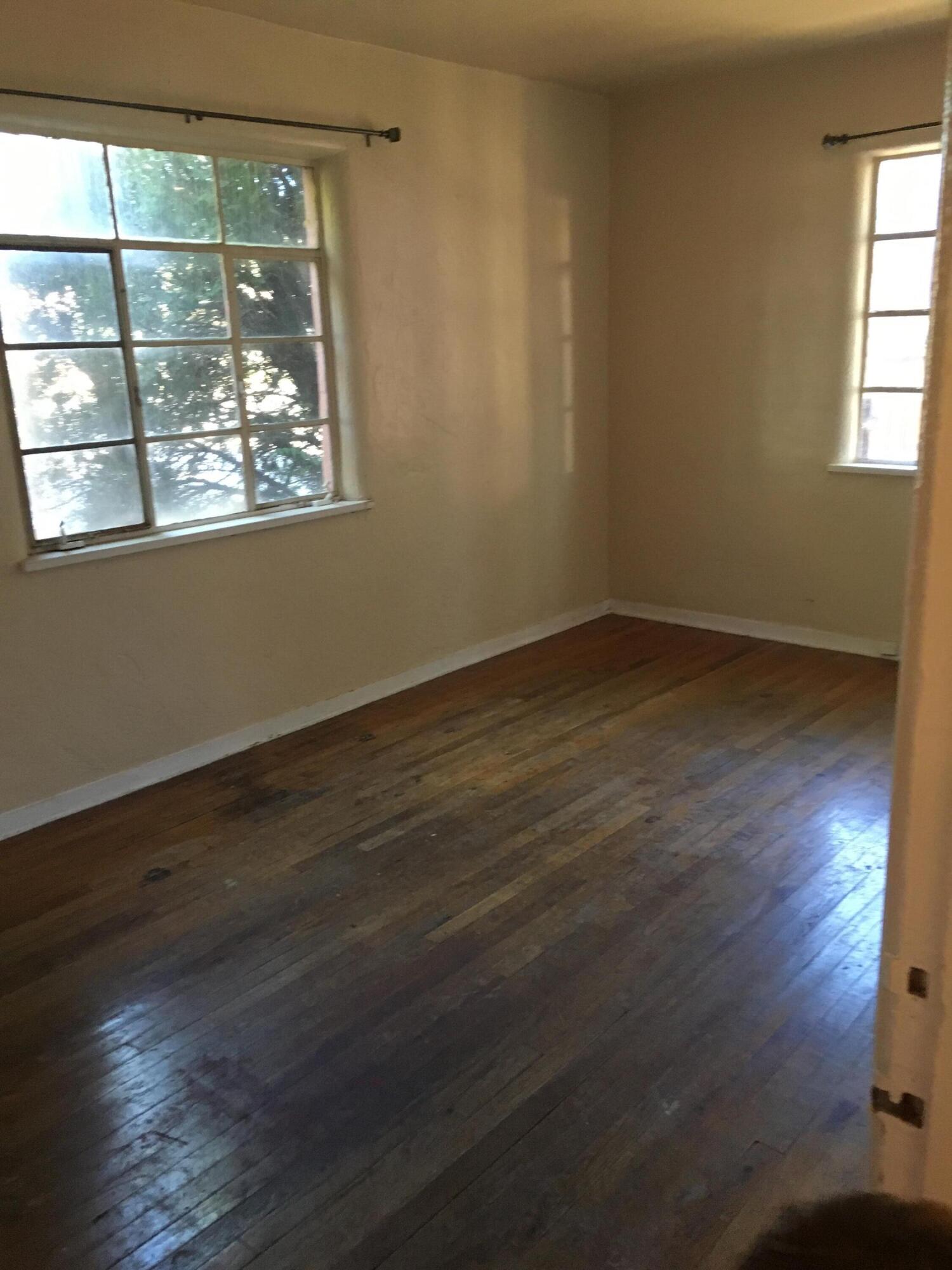 Photo 6 — 309 Cardenas Drive NE