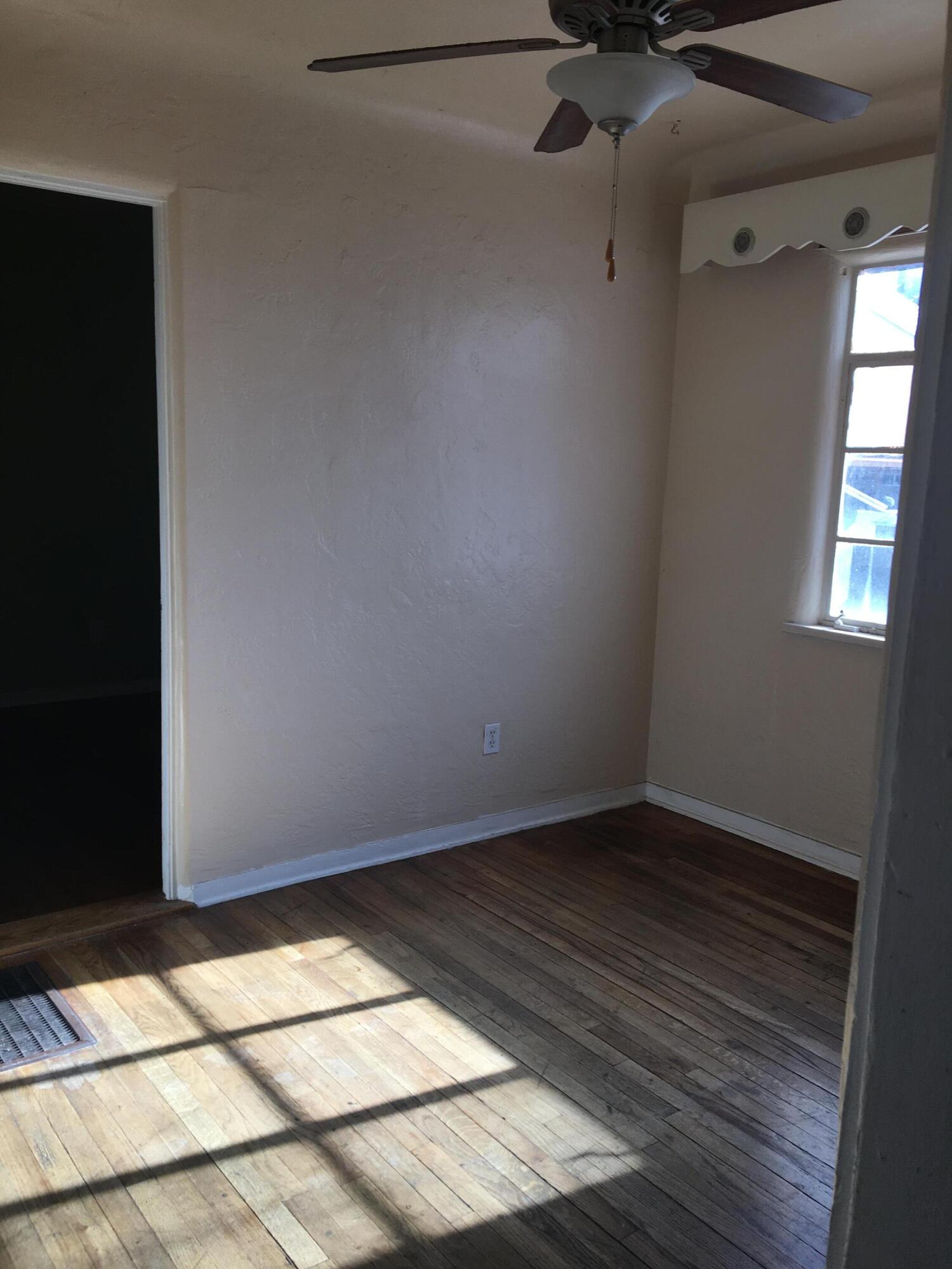 Photo 8 — 309 Cardenas Drive NE