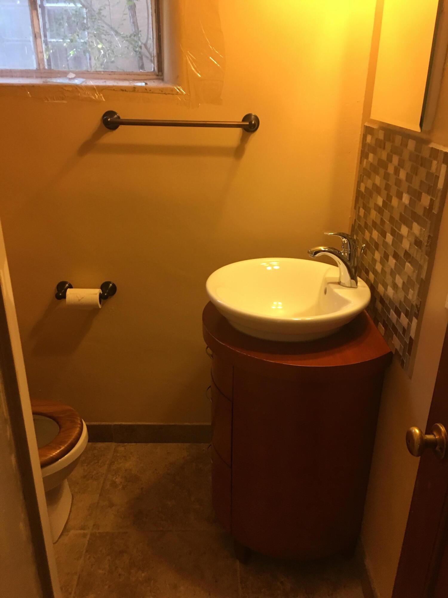 Photo 10 — 309 Cardenas Drive NE