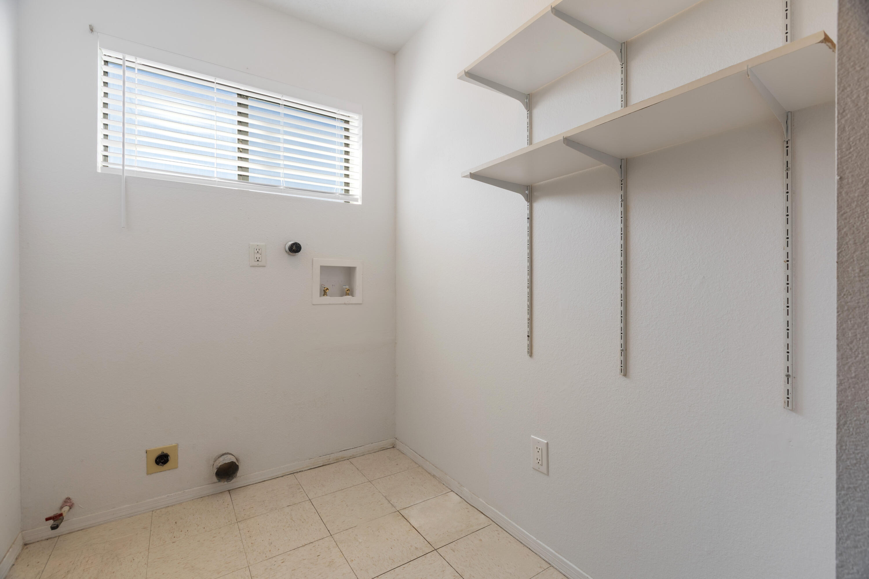 Photo 6 — 309 Asbury Road NE