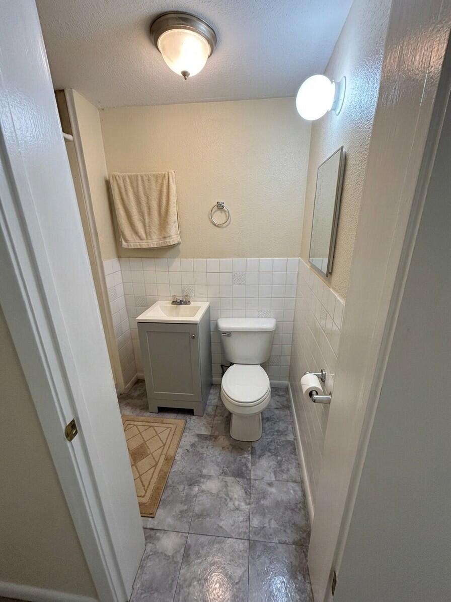Photo 4 — 207 & 213 Mt Carmel Avenue
