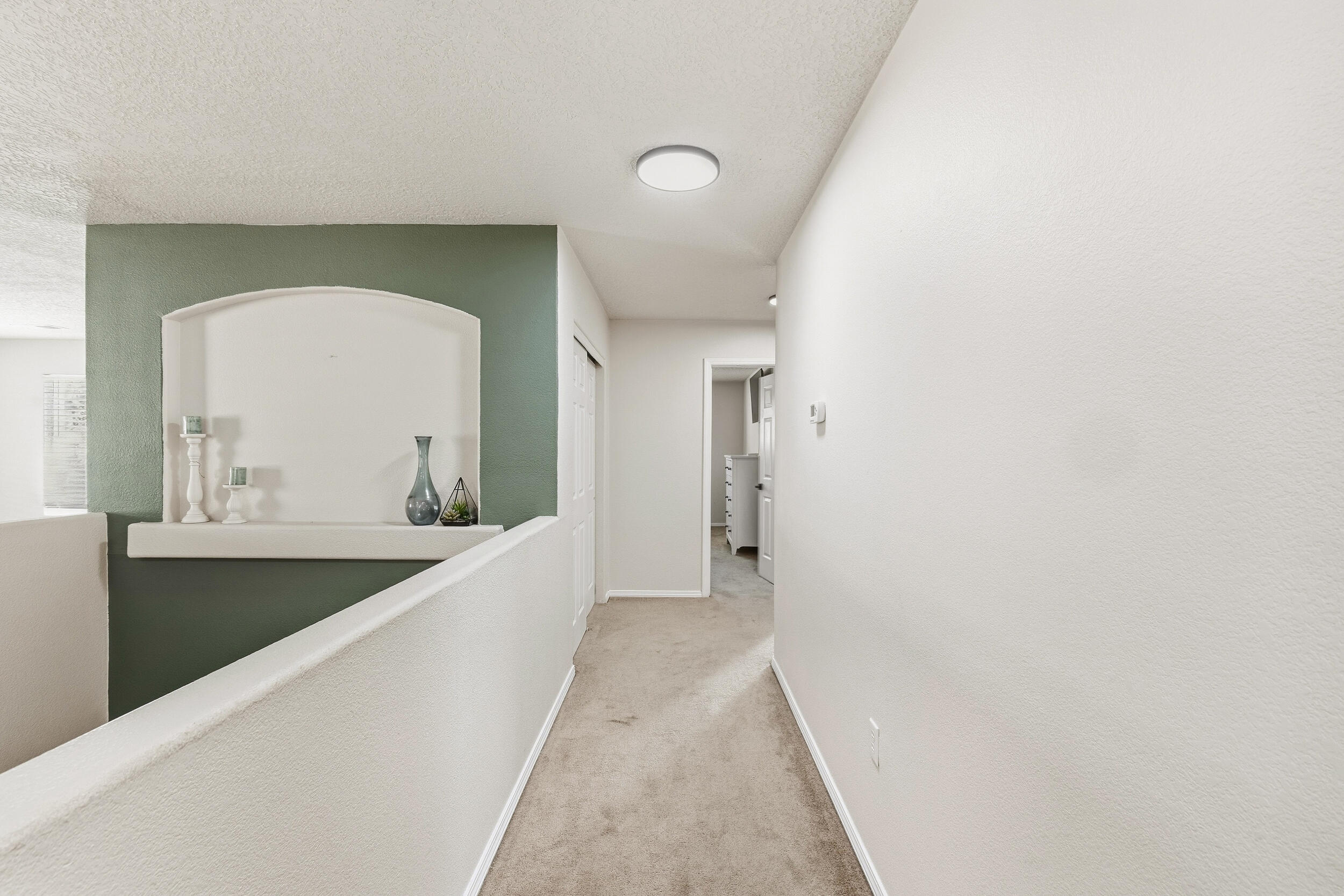 Photo 16 — 940 Colibri Avenue NW