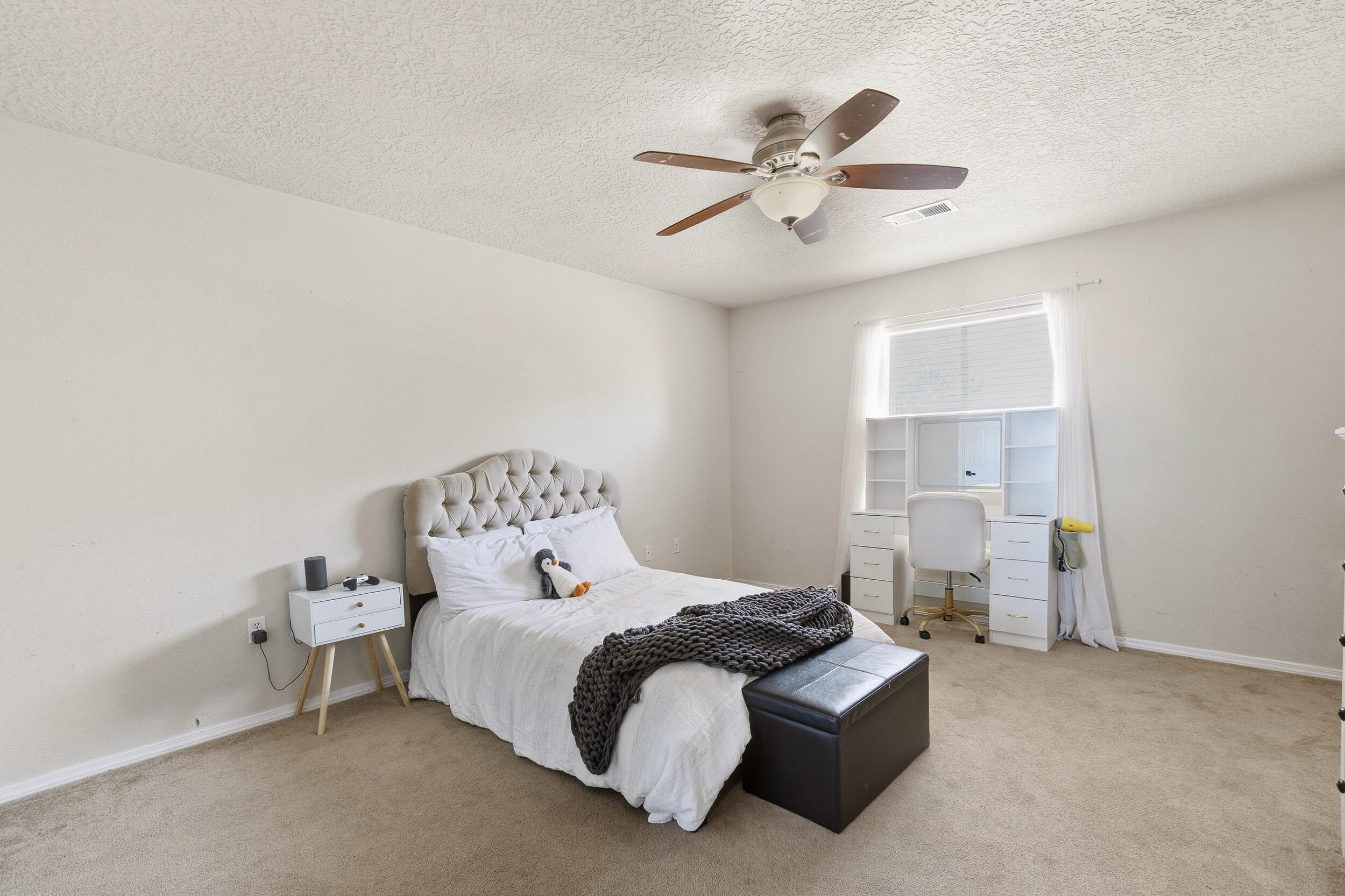 Photo 15 — 940 Colibri Avenue NW