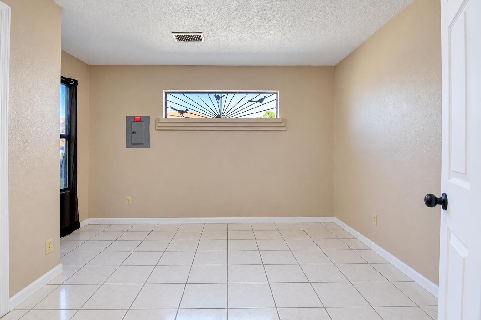 Photo 11 — 1094 Pandora Drive SW