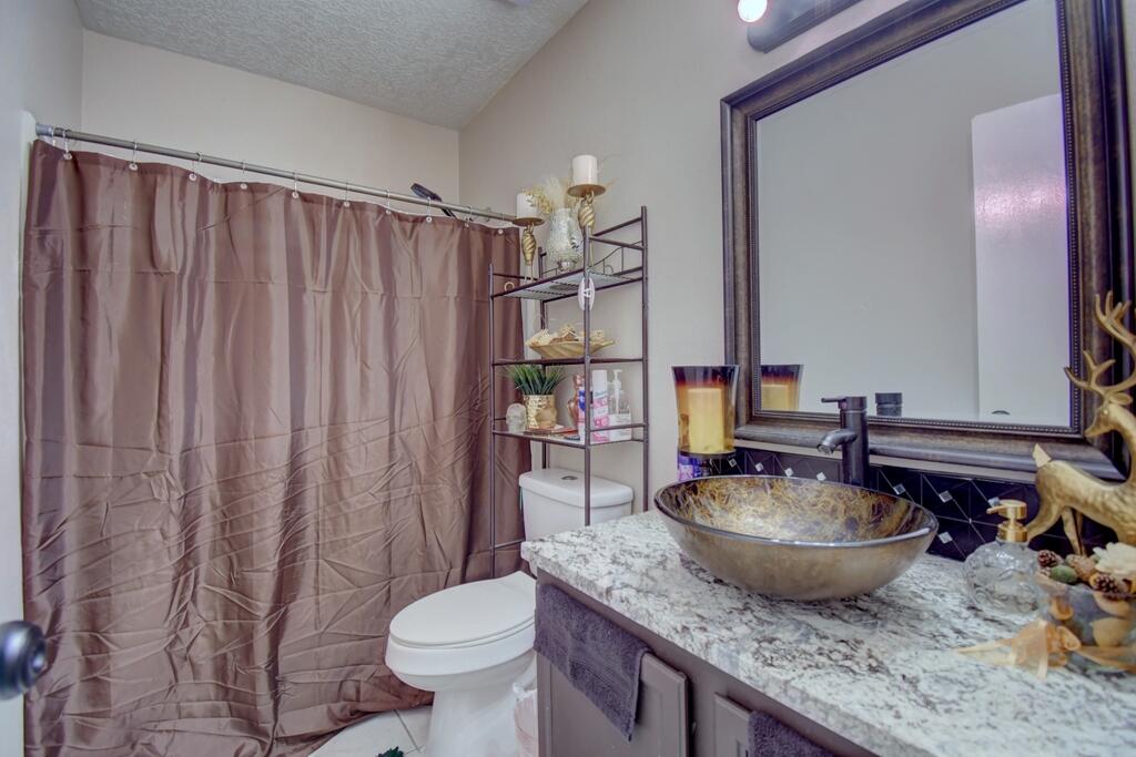 Photo 10 — 1094 Pandora Drive SW