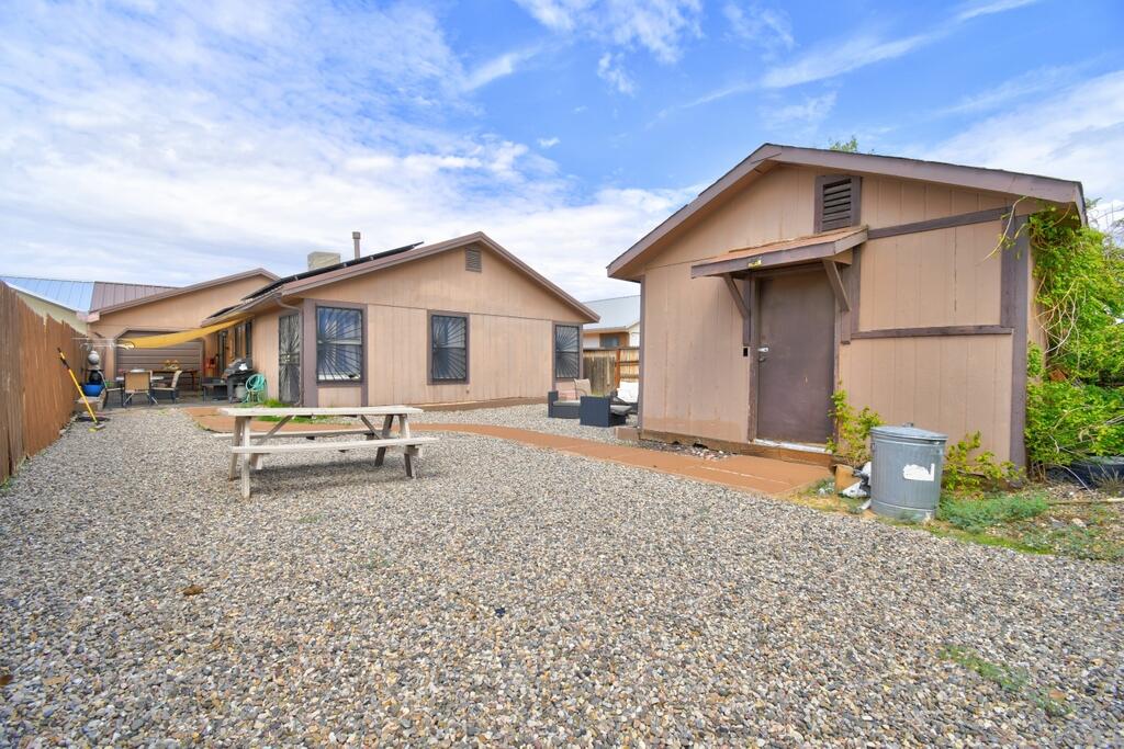 Photo 6 — 1094 Pandora Drive SW