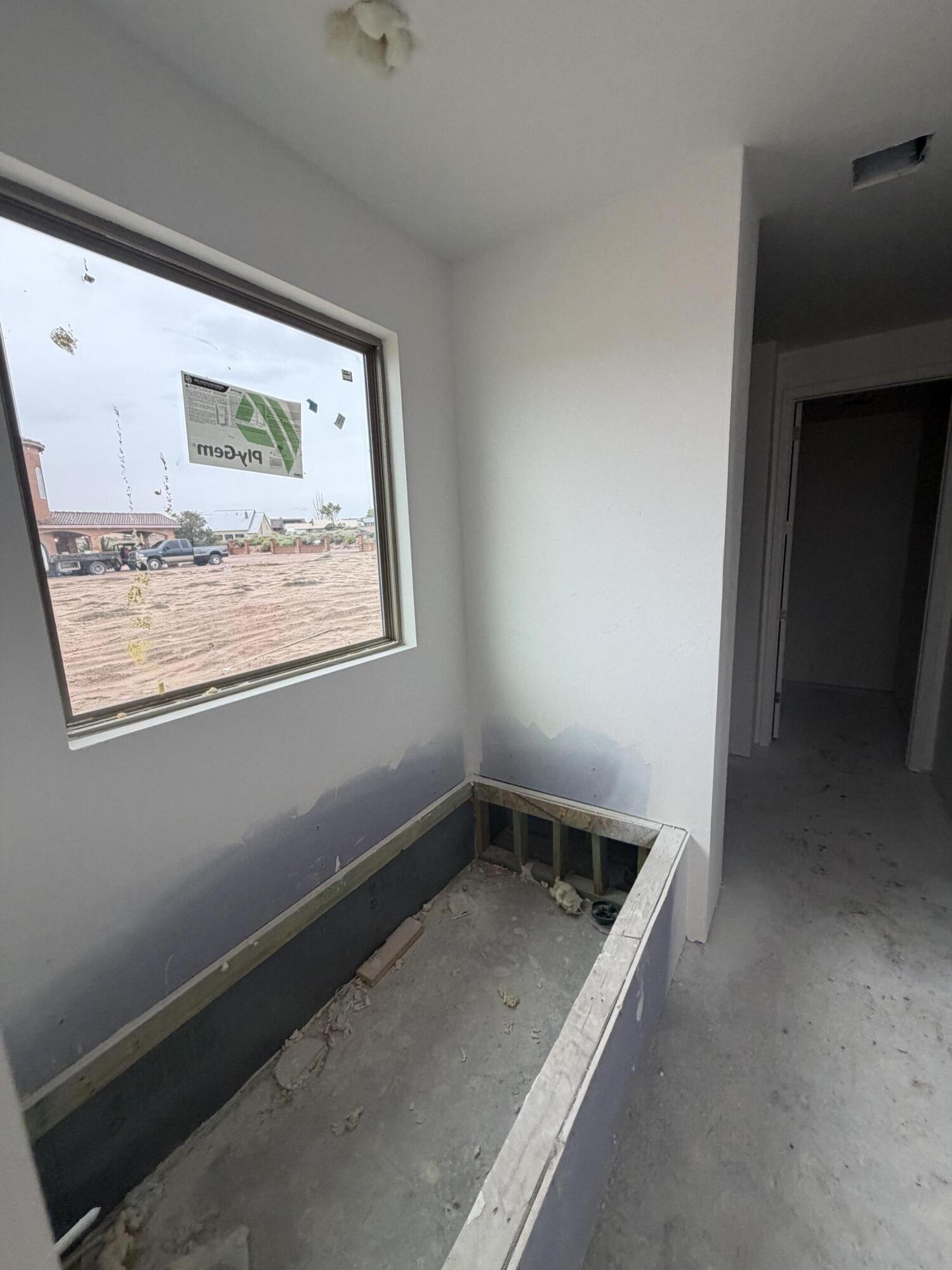 Photo 12 — 1222 Villa Road SE
