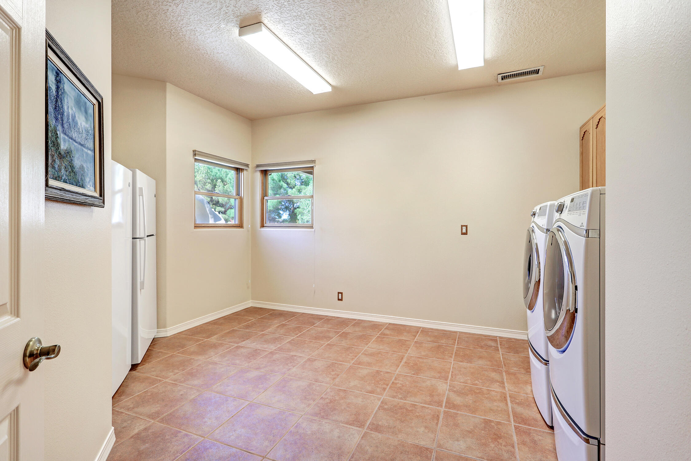 Photo 16 — 9175 Wilshire Avenue NE