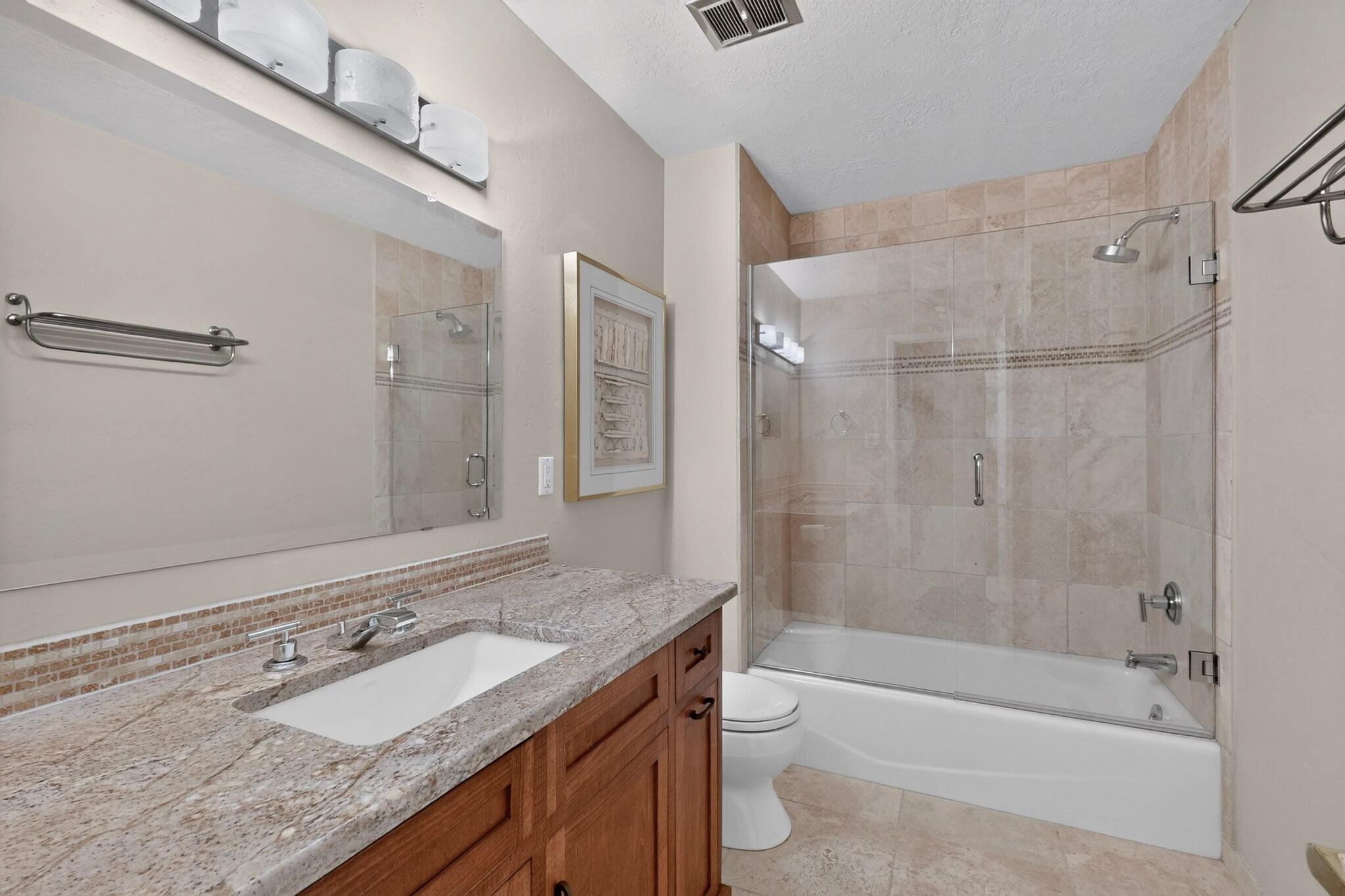 Photo 16 — 2925 Cutler Avenue NE