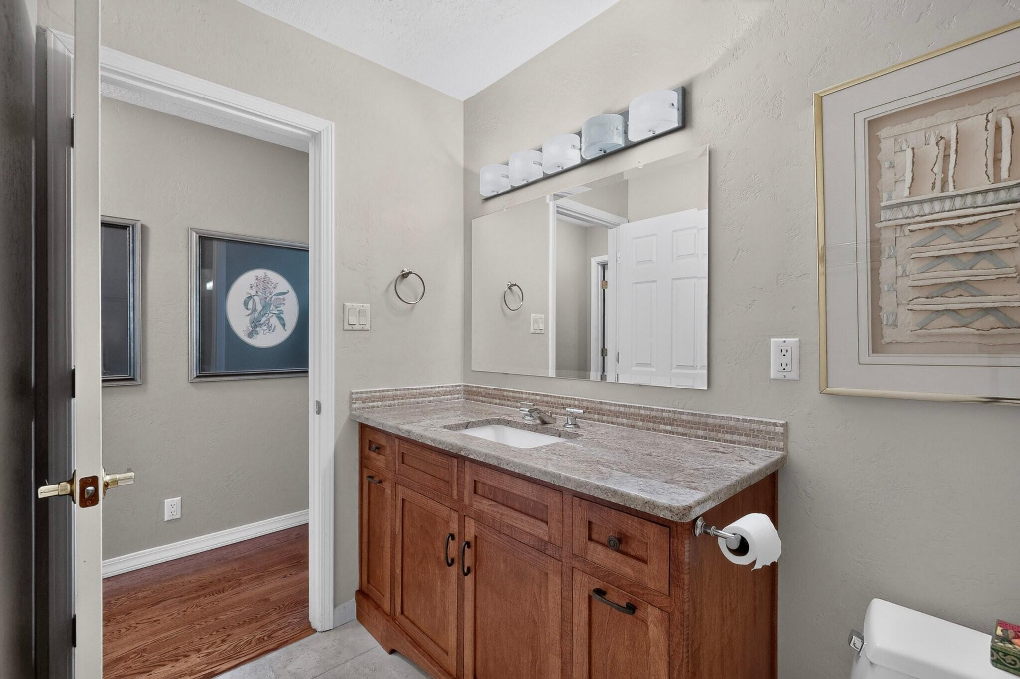 Photo 14 — 2925 Cutler Avenue NE