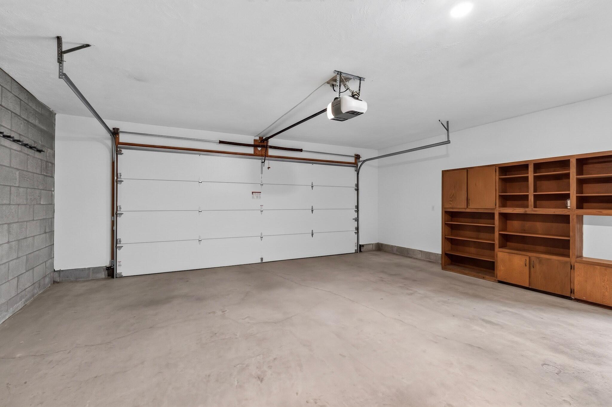Photo 3 — 2925 Cutler Avenue NE