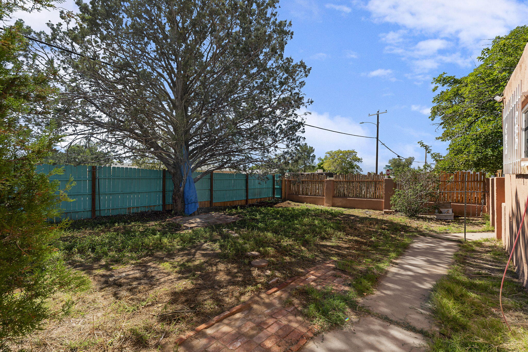 Photo 2 — 2804 Morningside Drive NE