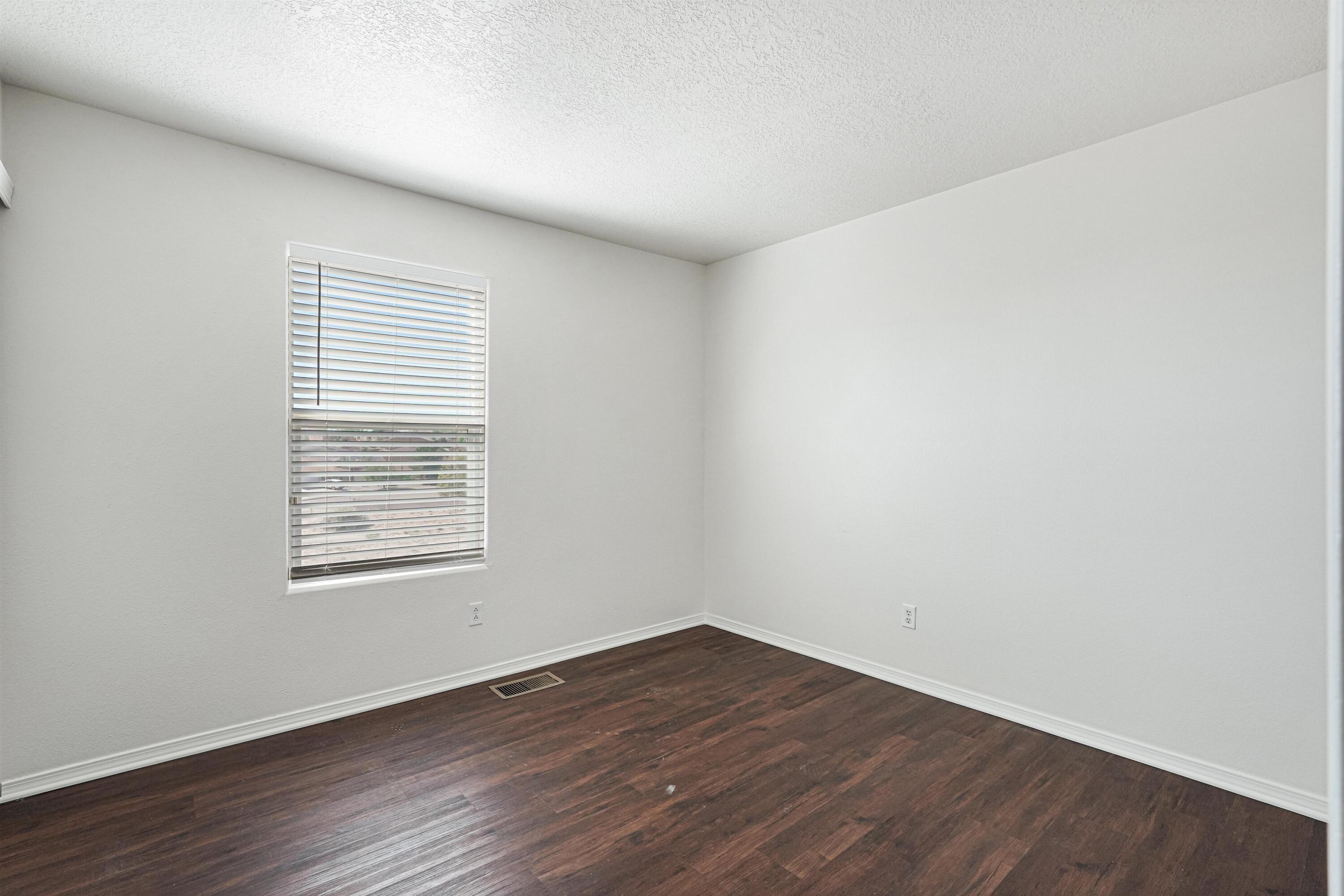 Photo 15 — 5205 Caprock Drive NE