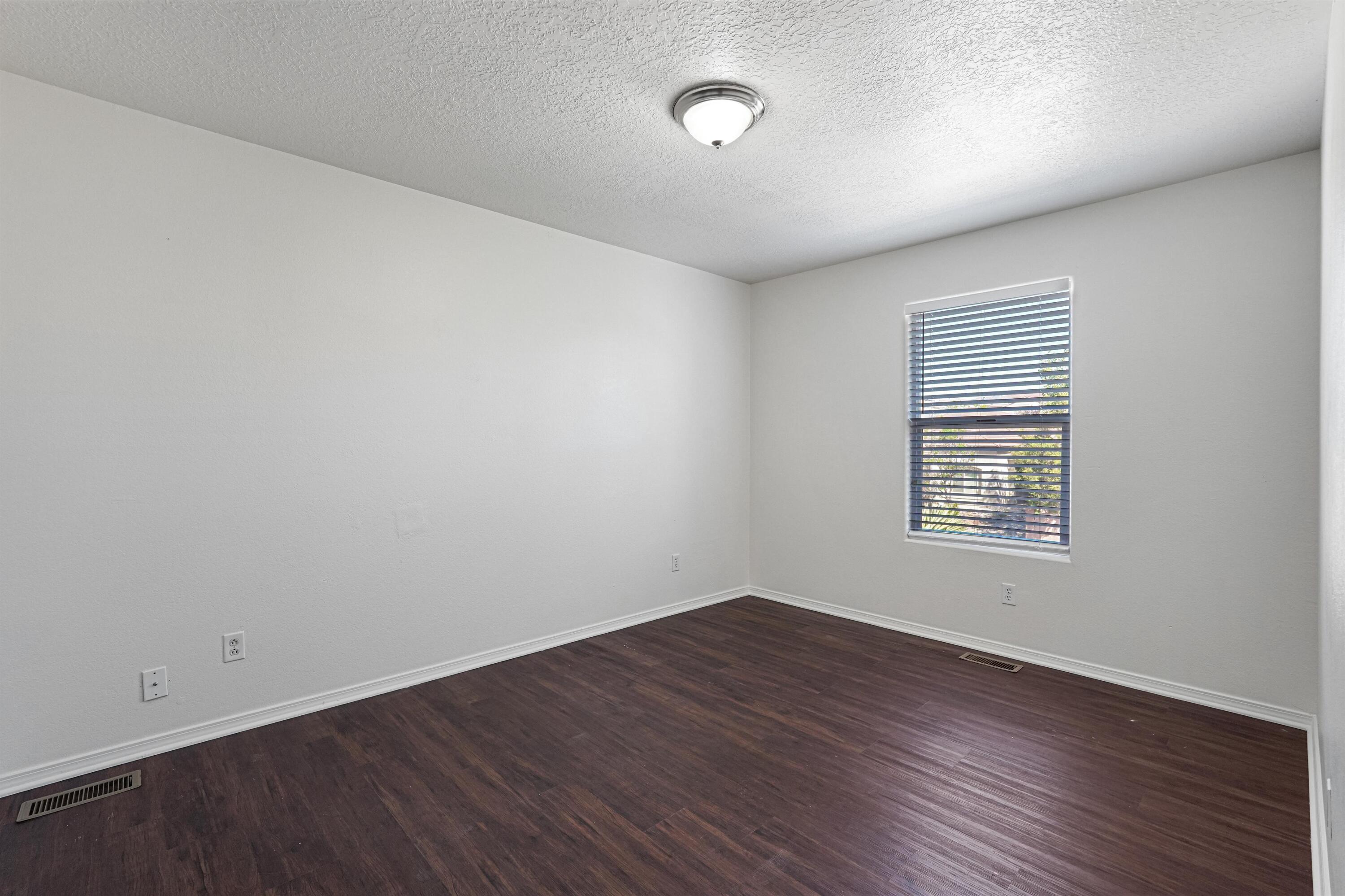 Photo 19 — 5205 Caprock Drive NE