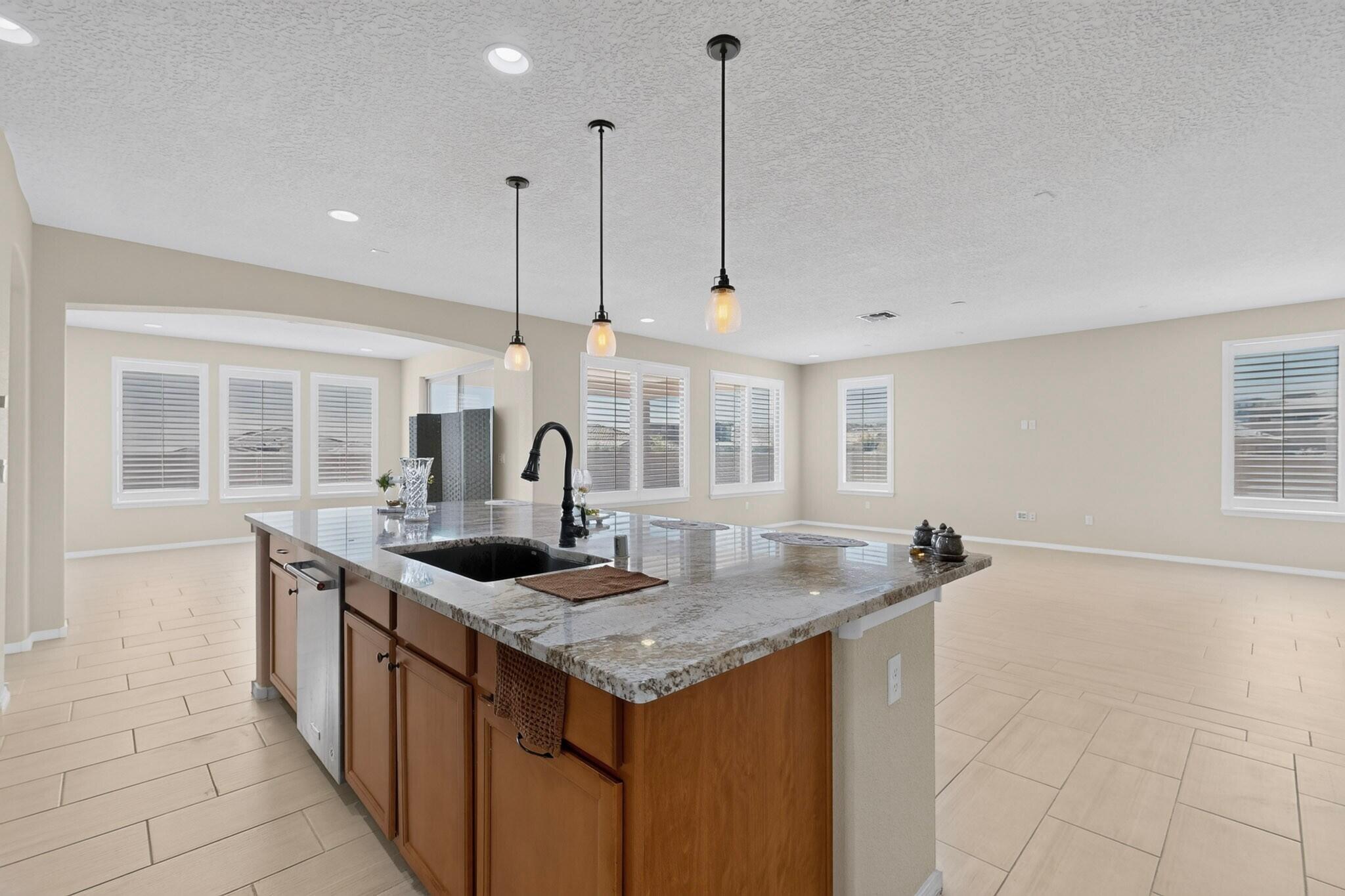 Photo 10 — 6301 Acadia Lane NE