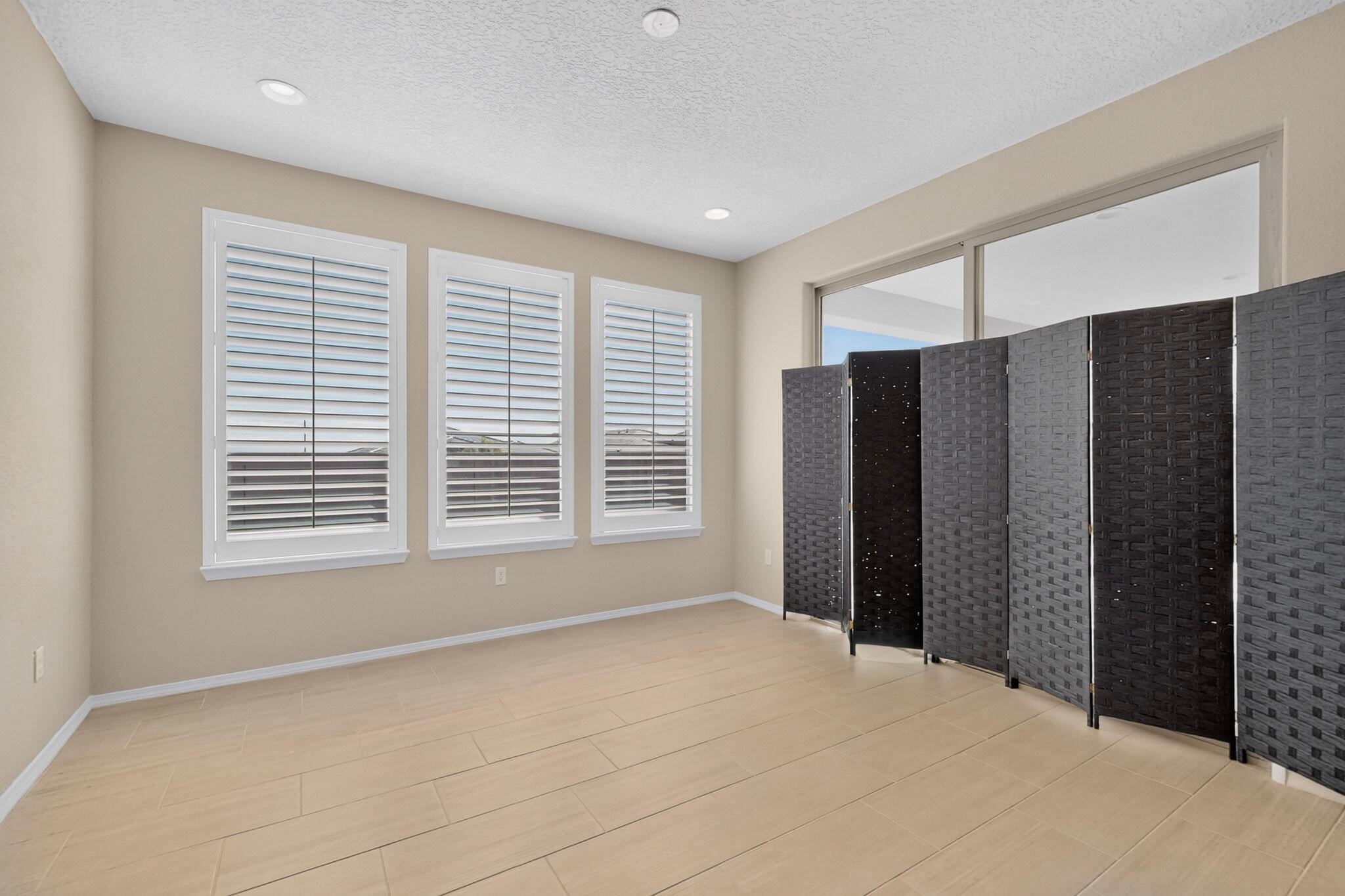 Photo 11 — 6301 Acadia Lane NE