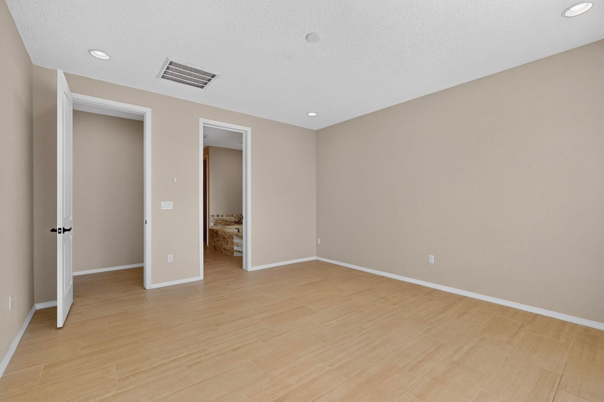 Photo 13 — 6301 Acadia Lane NE