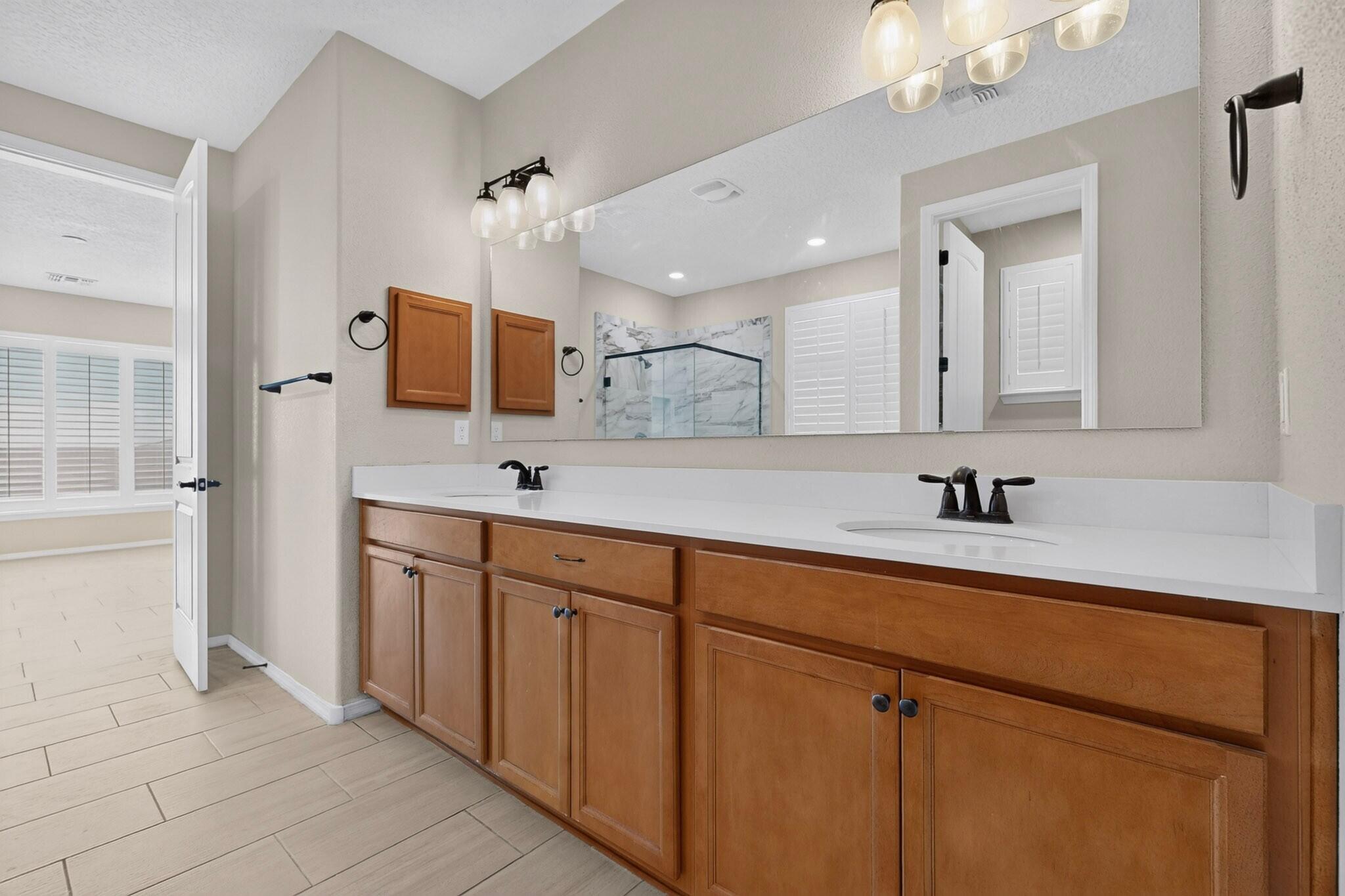 Photo 15 — 6301 Acadia Lane NE