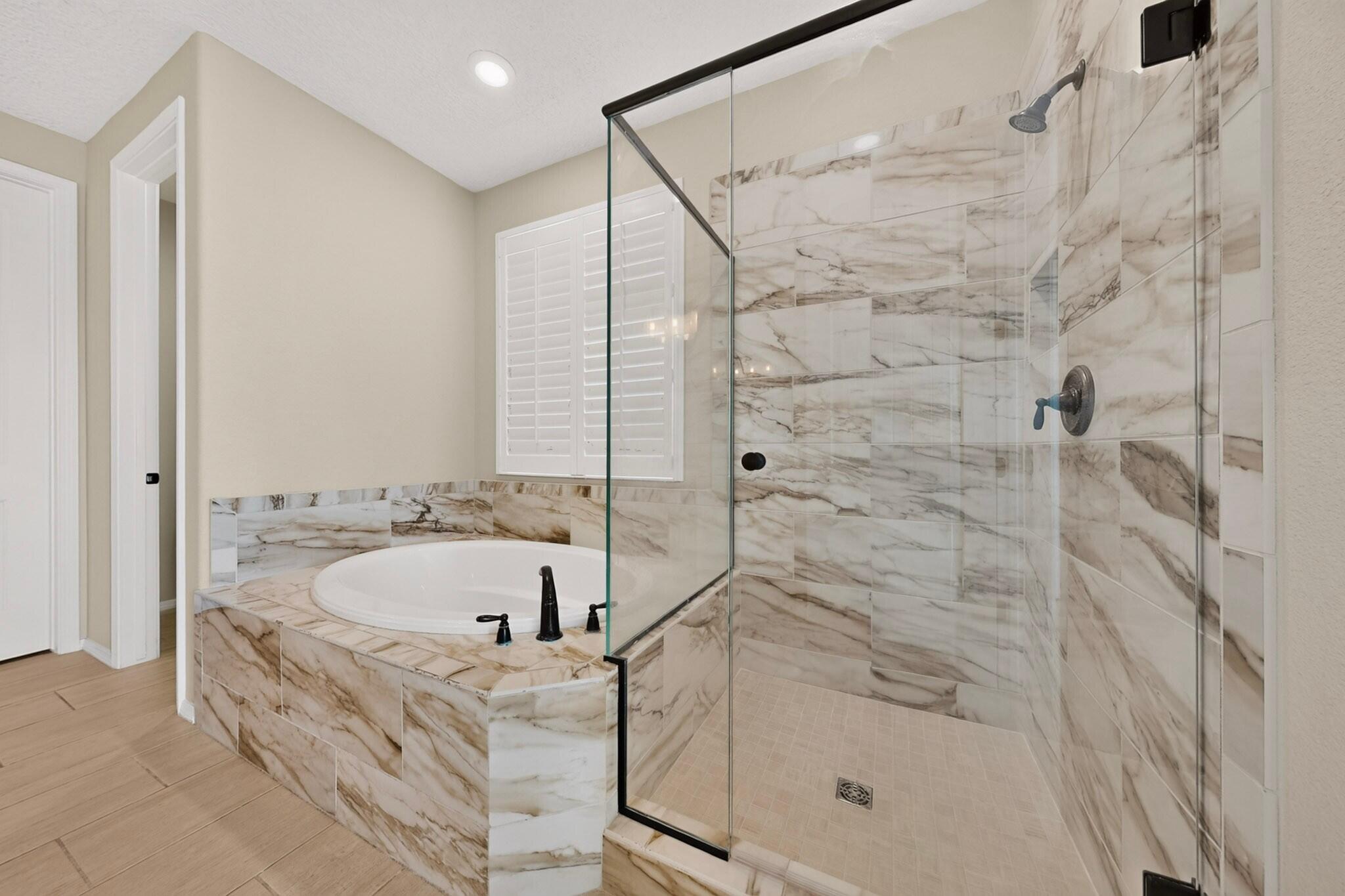 Photo 16 — 6301 Acadia Lane NE